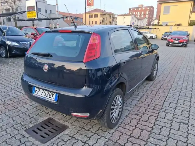 Fiat Punto view 5