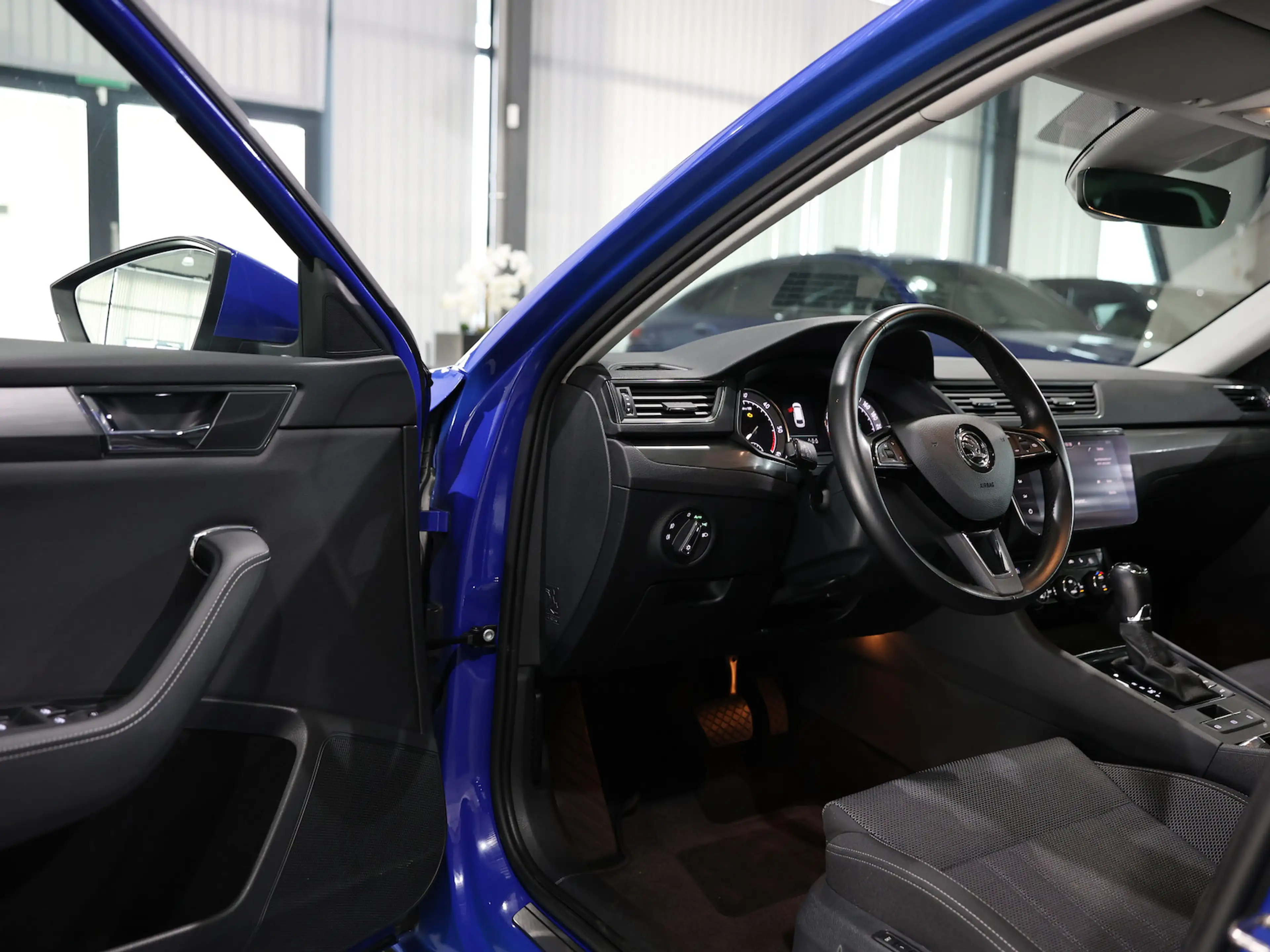 Skoda Superb Combi 2.0 TDI DSG STYLE ENERGY / PANORAMA — photo 12