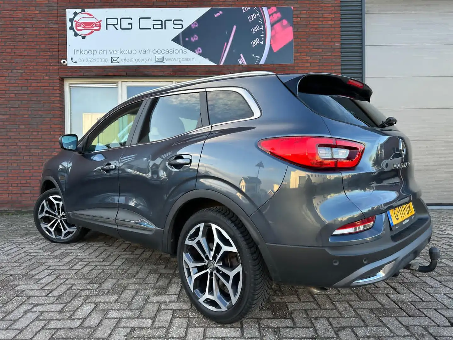 Renault Kadjar 1.3 TCe Zen / Leder / Pano / Navi / Camera / PDC Grau - 2
