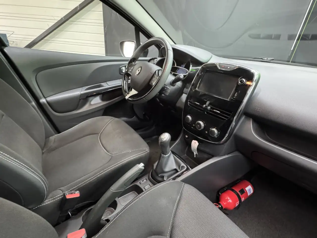 Renault Clio Citadine 5 portes — photo 14
