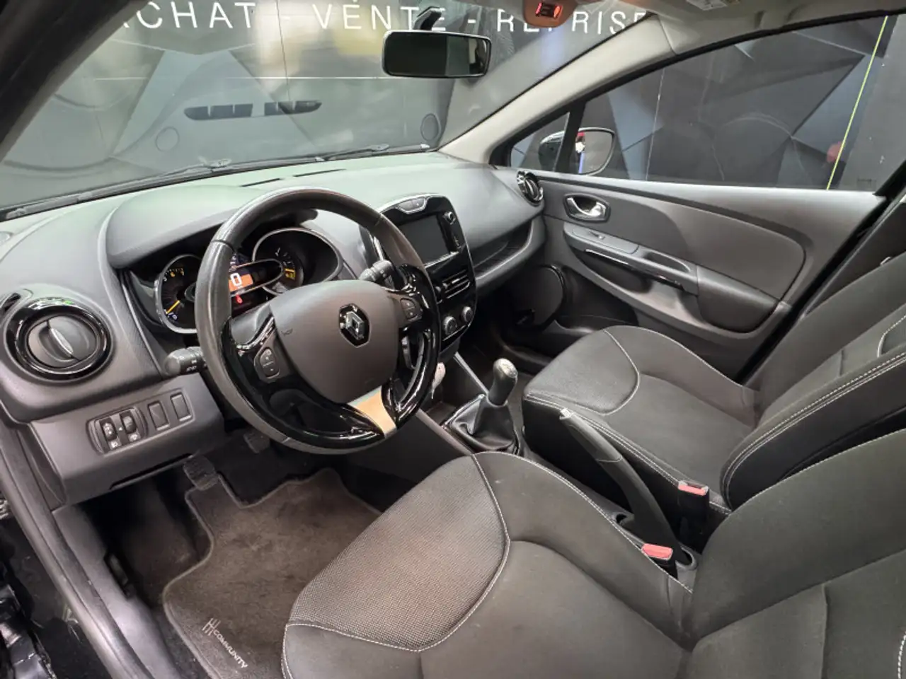 Renault Clio Citadine 5 portes — photo 12