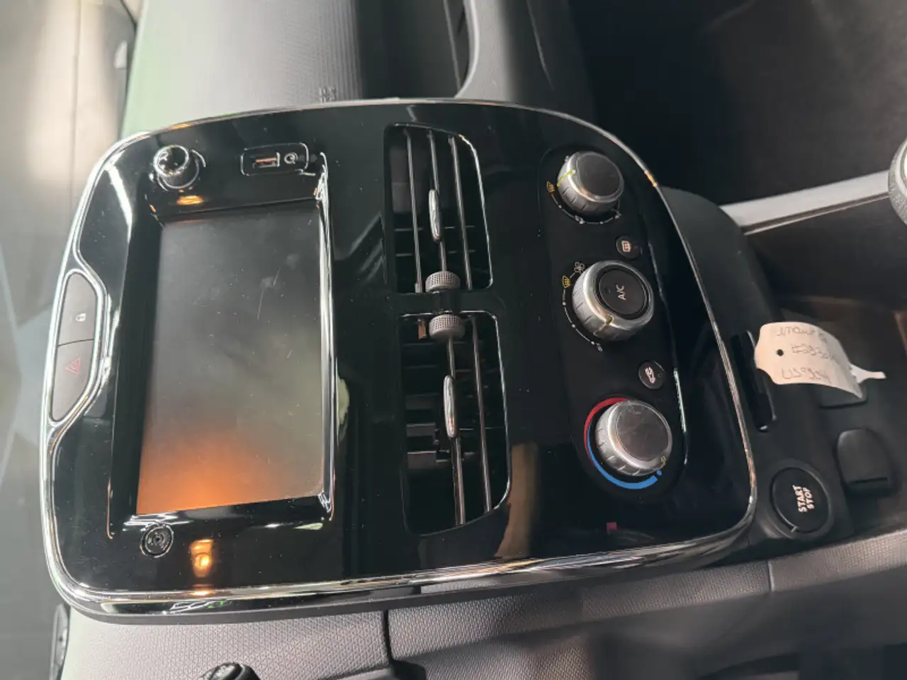 Renault Clio Citadine 5 portes — photo 10