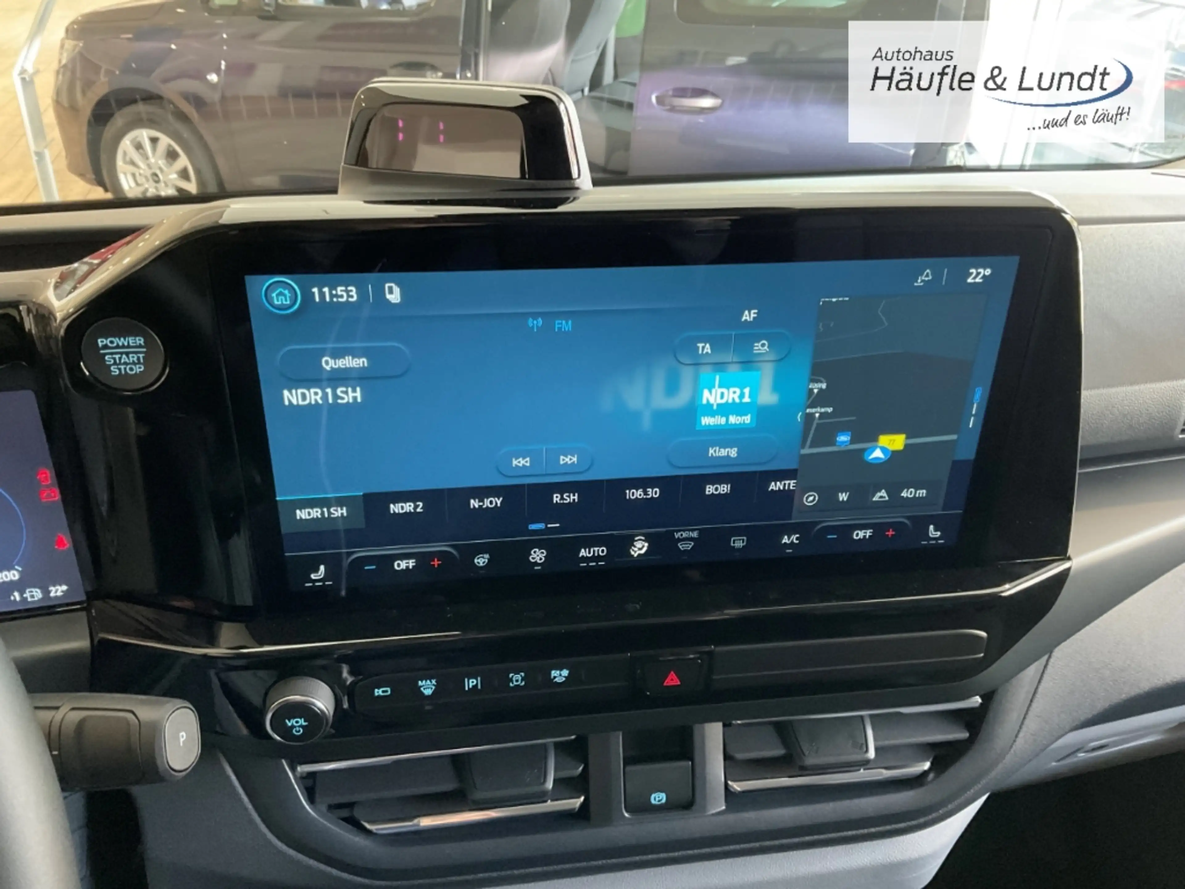Ford Tourneo Custom 320 L1 Titanium StandHZG AHK-klappbar Navi 360 Kam — photo 12