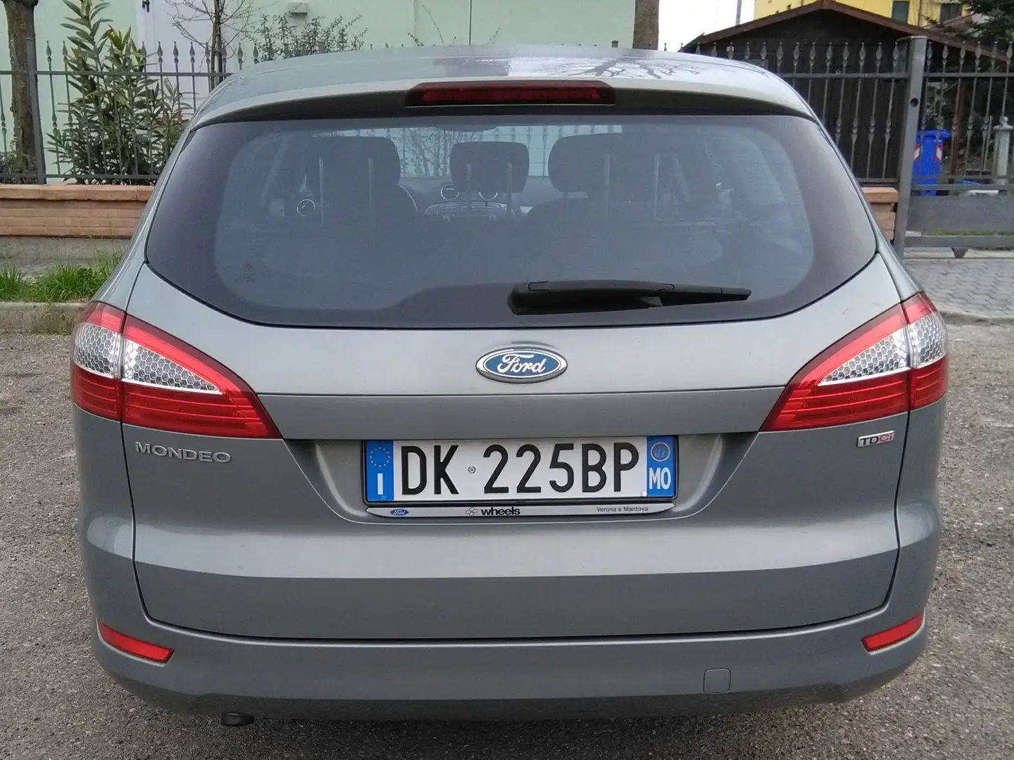 Ford Mondeo Mondeo SW 2.0 tdci Titanium Pack dpf Grigio - 1