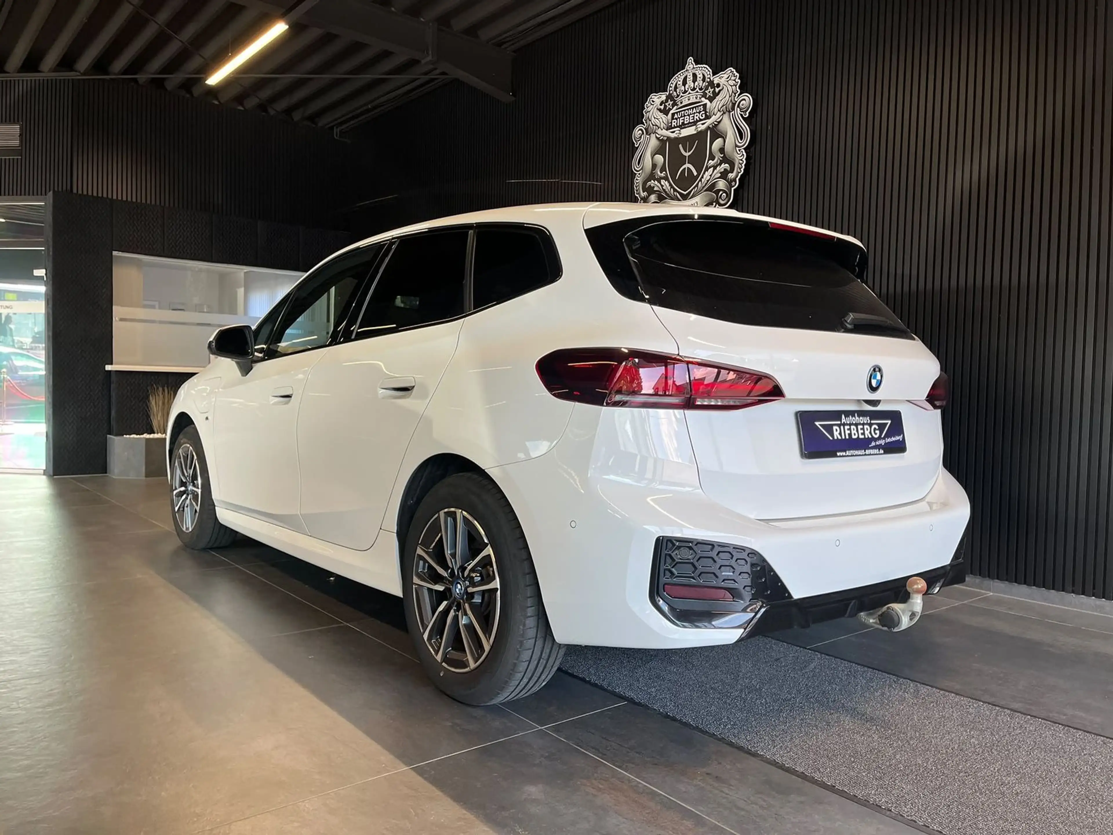 BMW 225 e xDrive M-Sport AHK/LiveCockp — photo 3