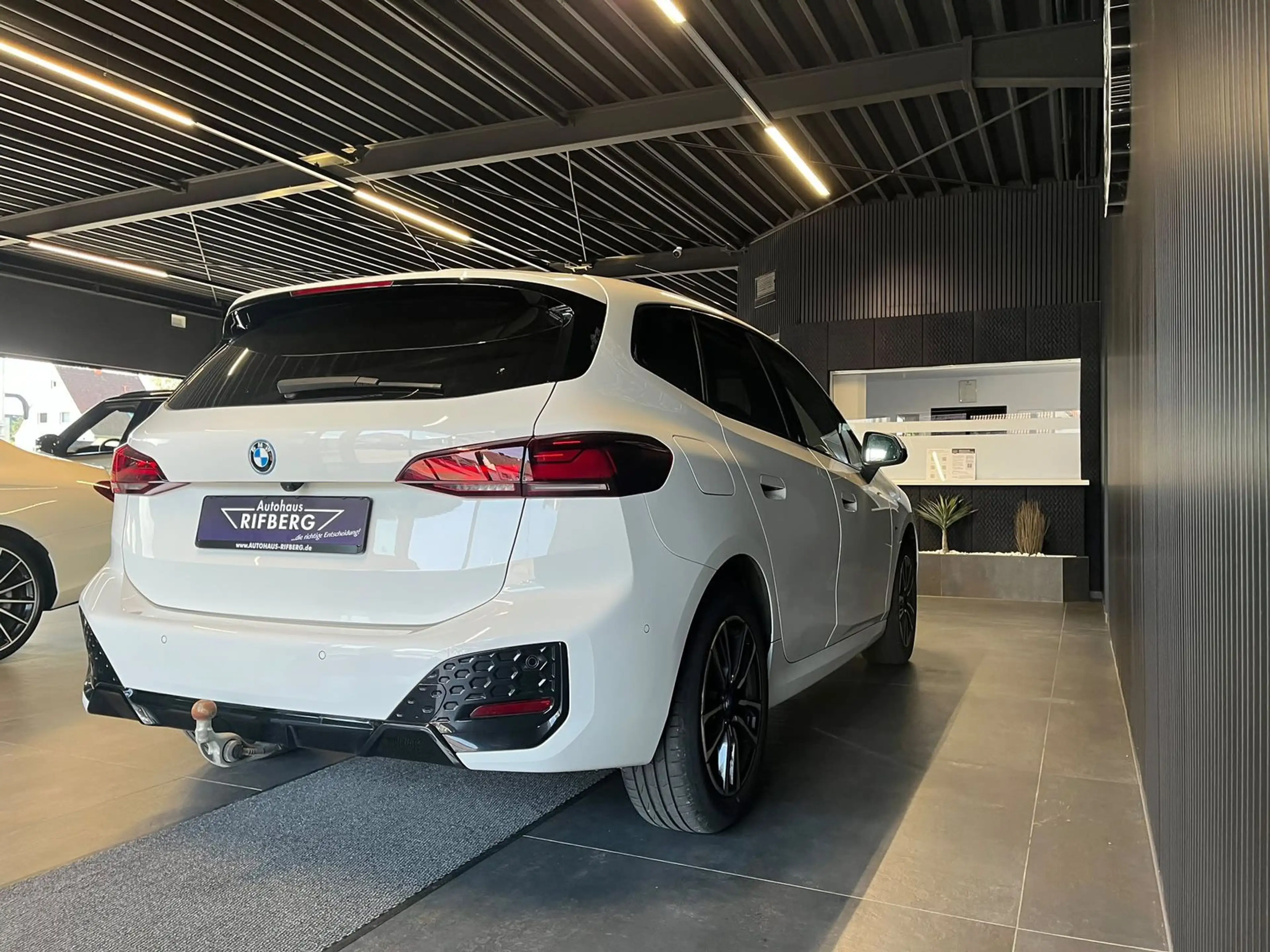 BMW 225 e xDrive M-Sport AHK/LiveCockp — photo 4