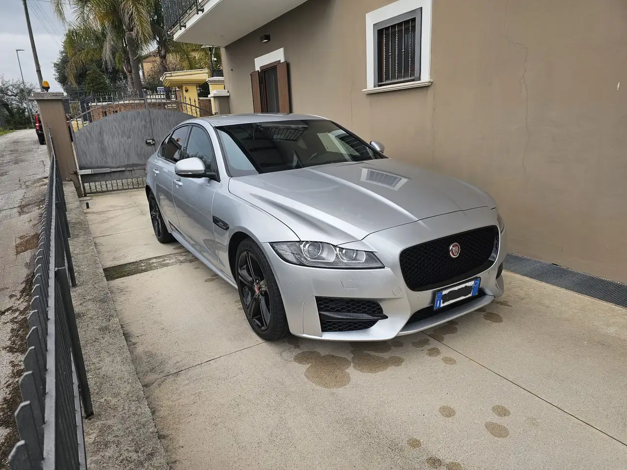 Jaguar XF