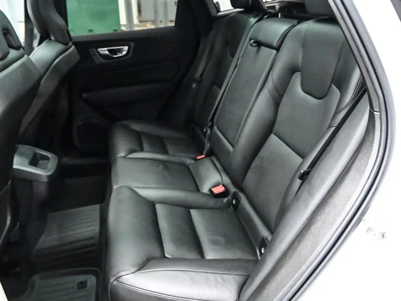 Volvo XC60 снимка Volvo XC60