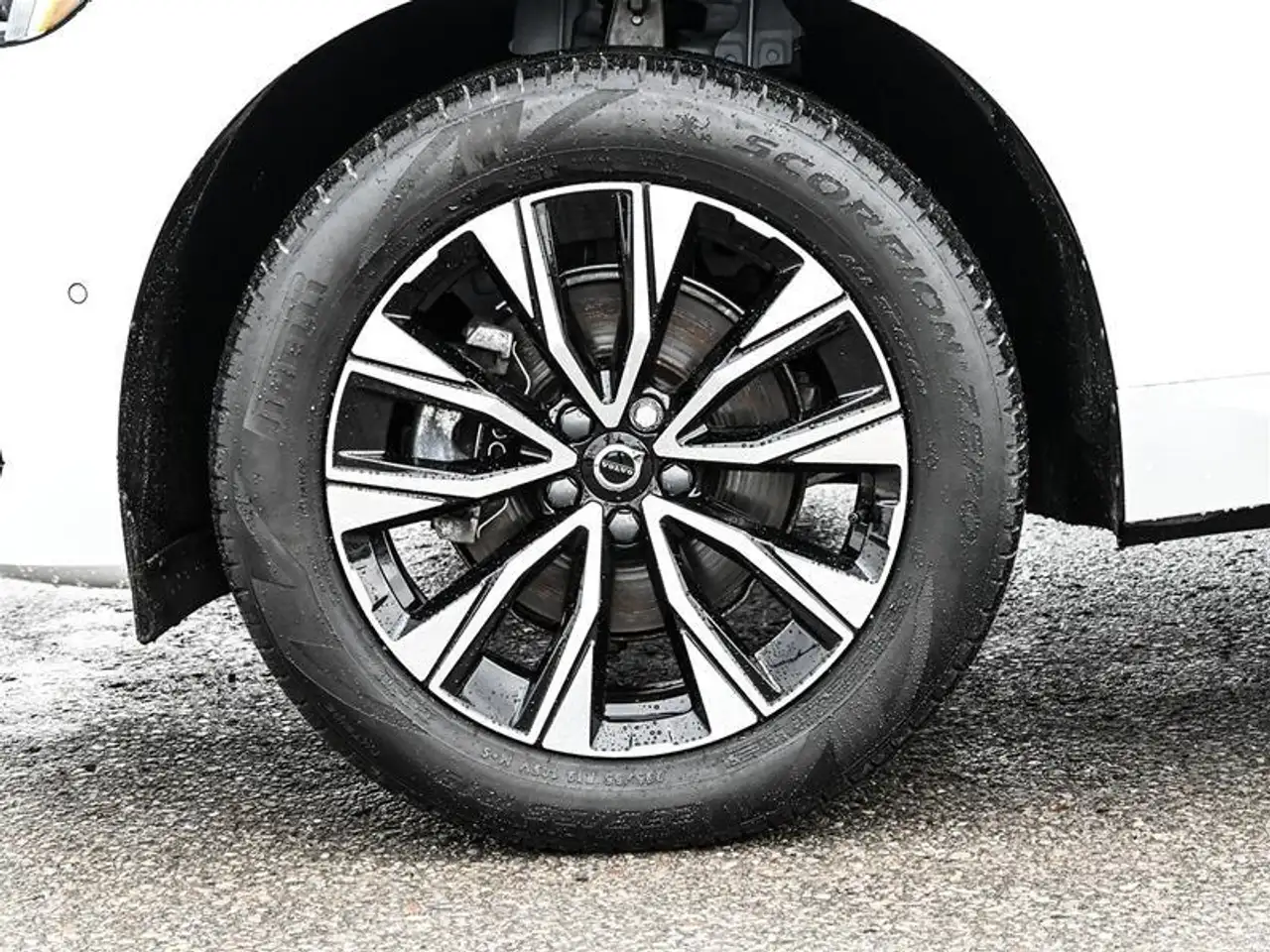 Volvo XC60 снимка Volvo XC60
