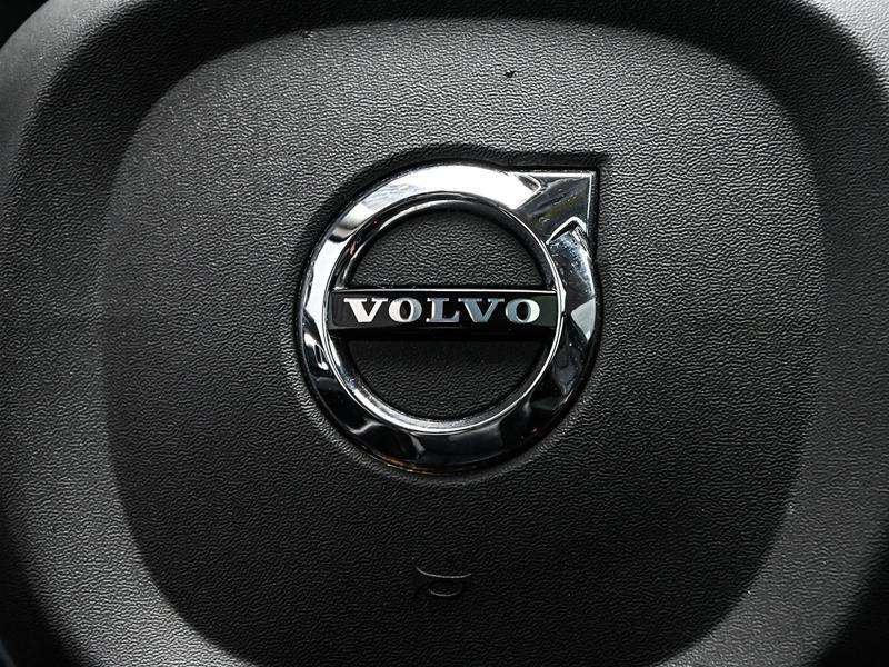 2024 Volvo XC60 B5 AWD Plus Dark Theme thumb 19