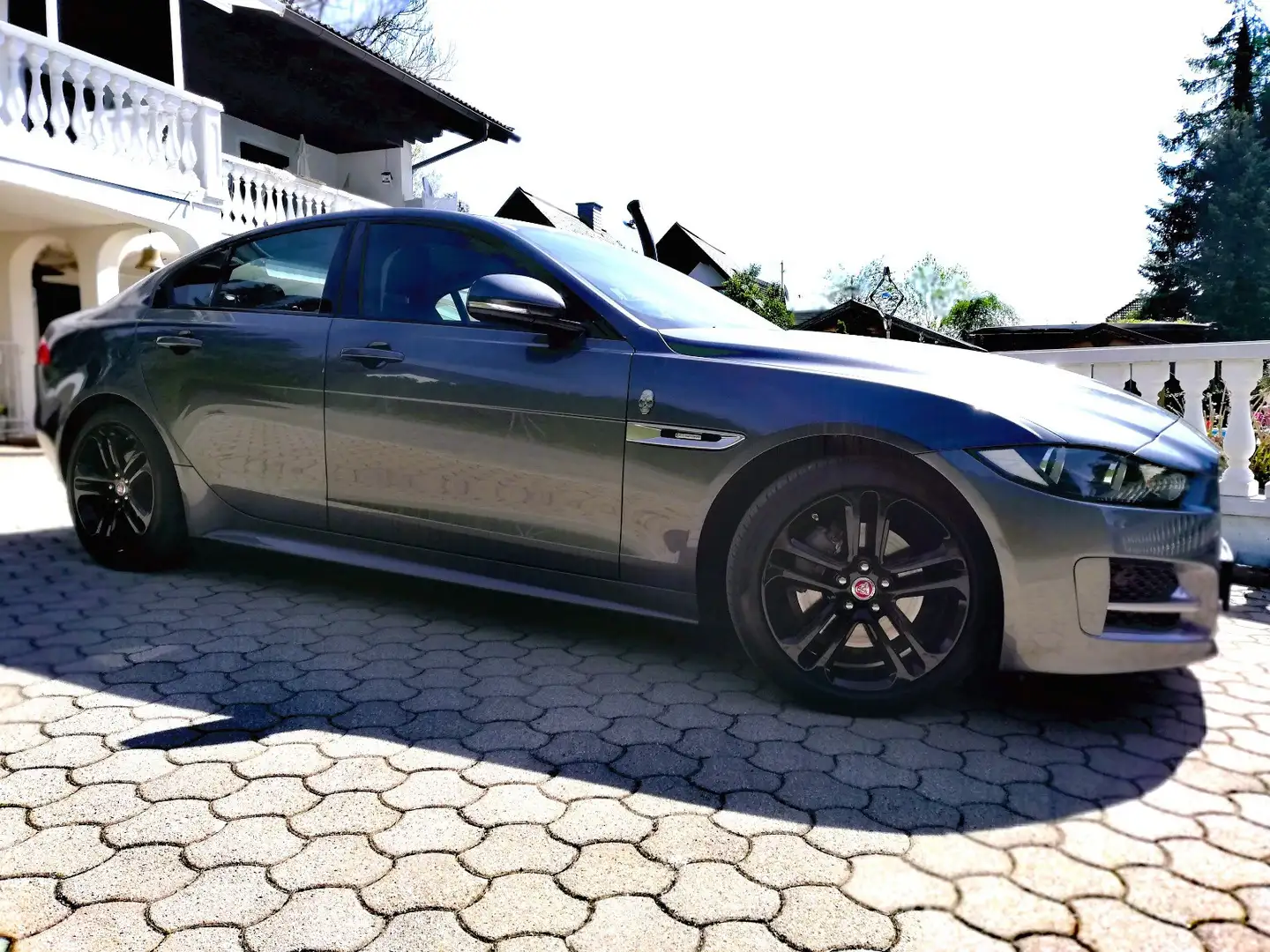 Jaguar XE 20d R-Sport - 2