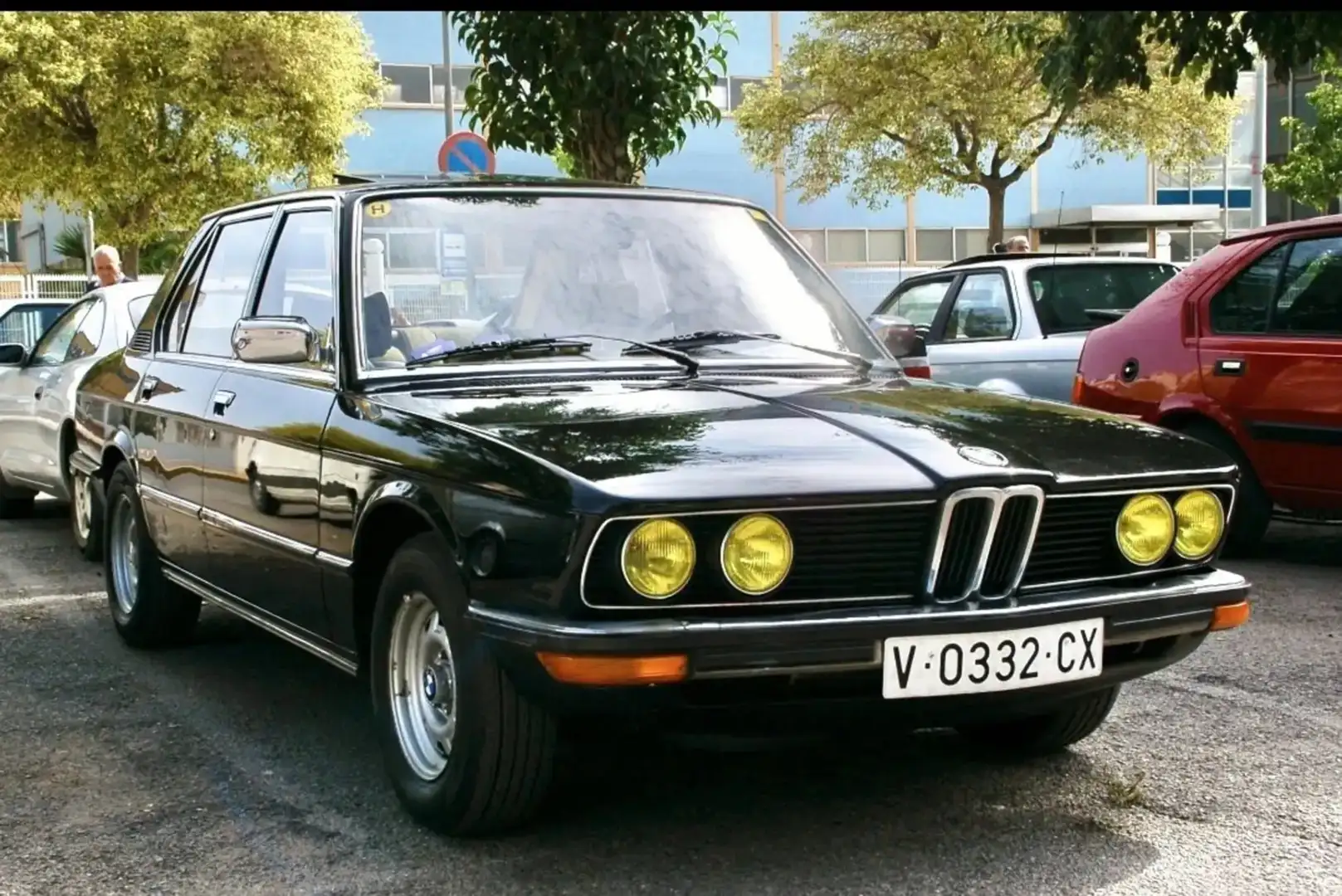 BMW 528 528i E12 528i Manual Negro - 1