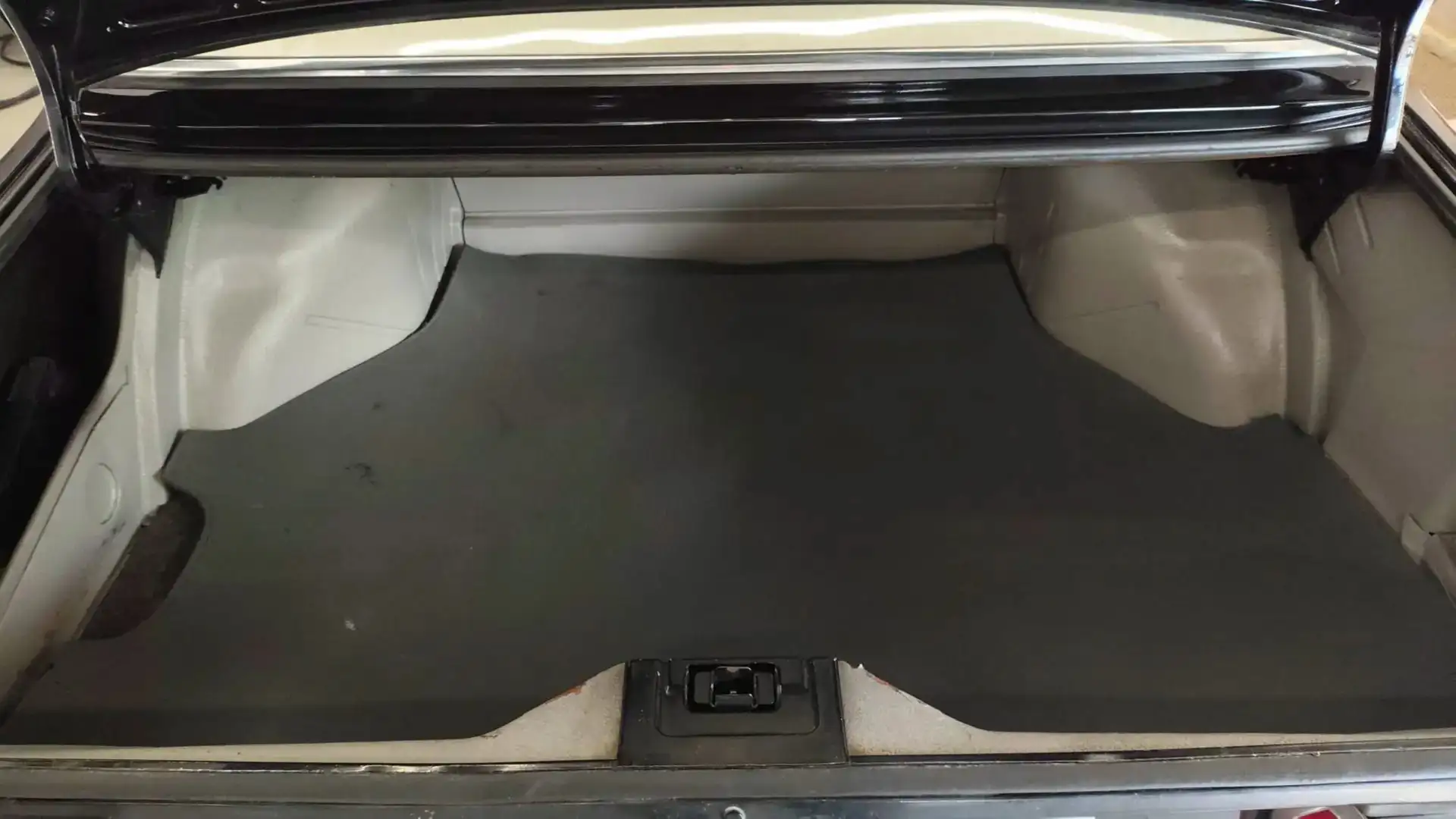 BMW 528 528i E12 528i Manual Negro - 2