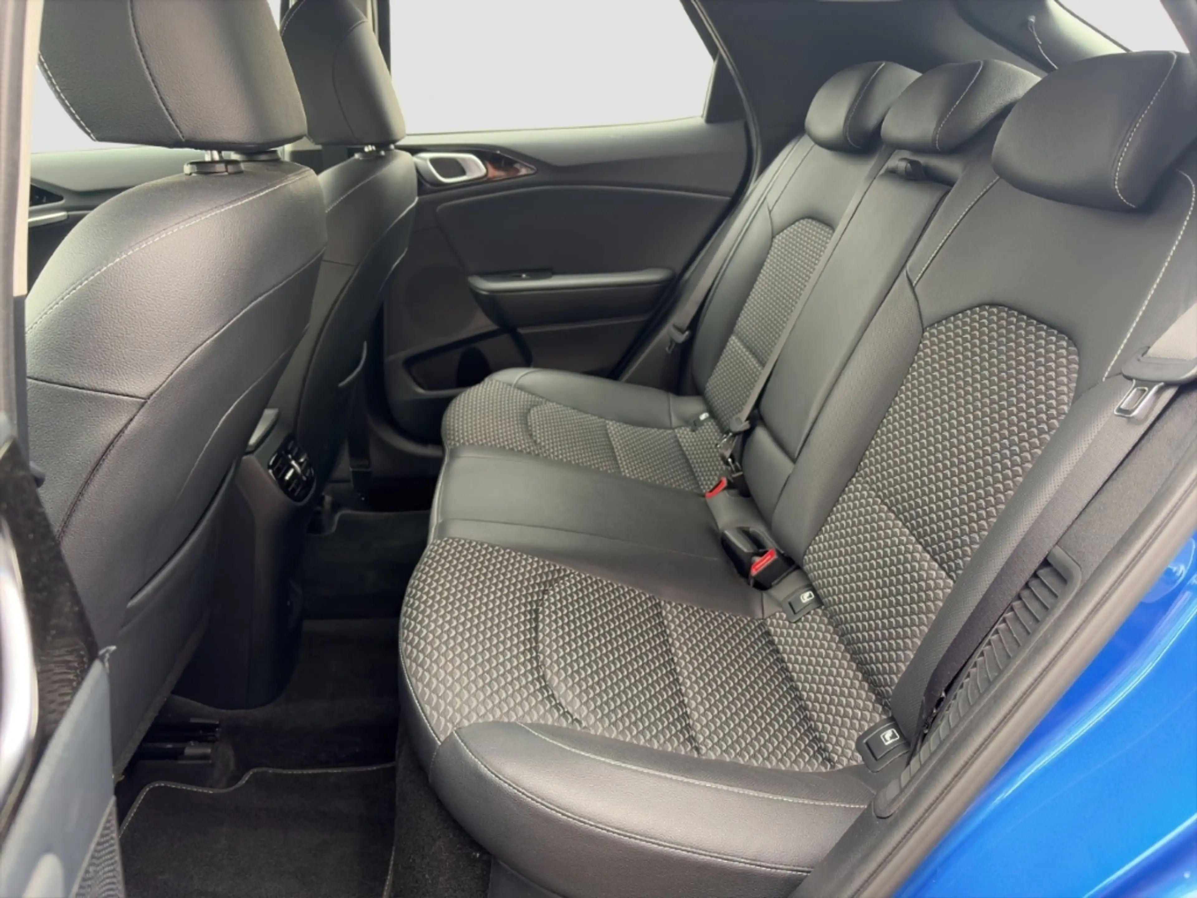 Kia XCeed Plug-In Hybrid SPIRIT 1,6 GDI *LED*CARPLAY*CAM* — photo 8