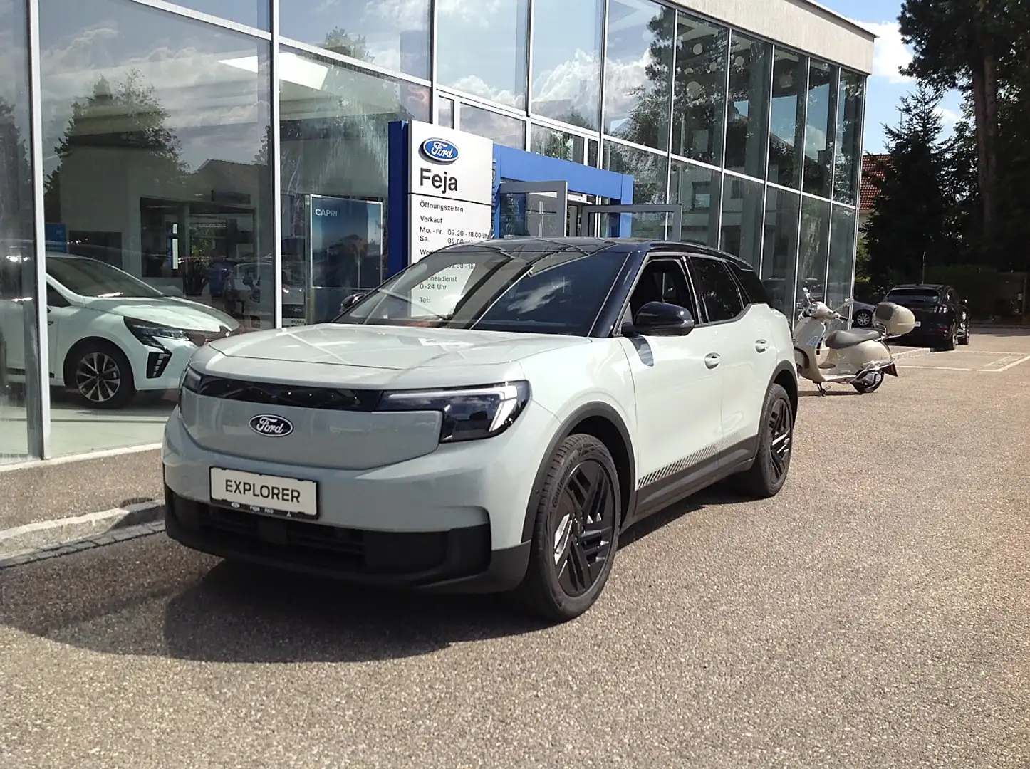Ford Explorer Elektro Dual Motor 77kWh AWD Collection Grau - 1