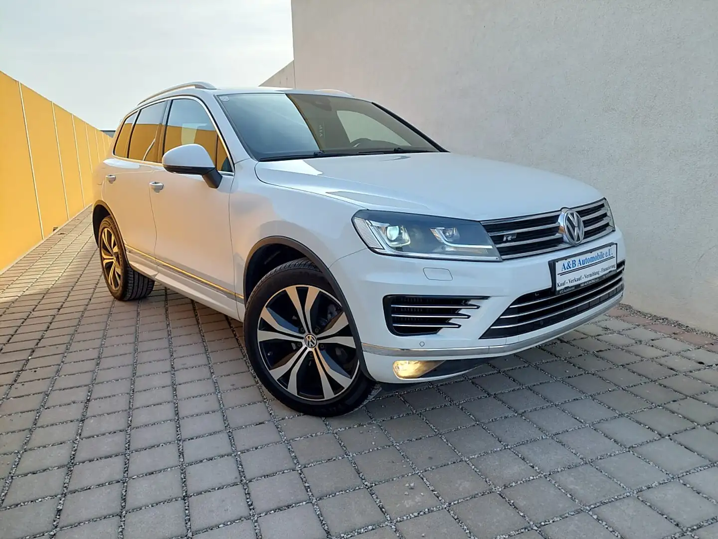 Volkswagen Touareg Sport Austria V6 TDI BMT 4Motion R Line Weiß - 1