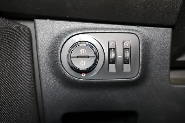 Opel Corsa view 12
