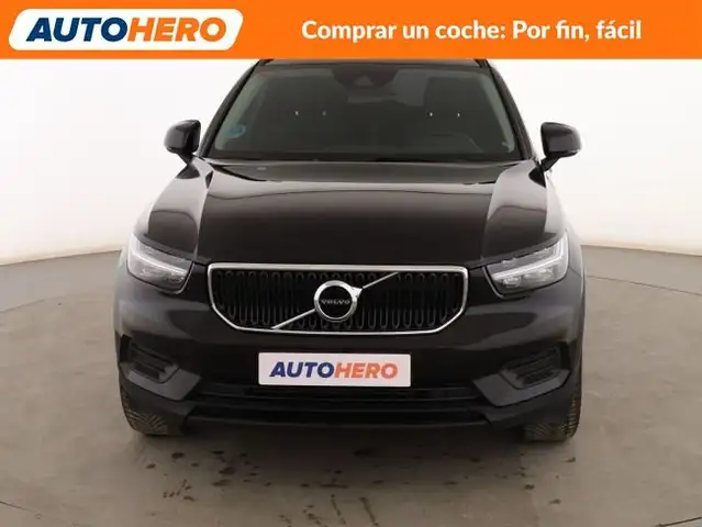 Volvo XC40 view 9