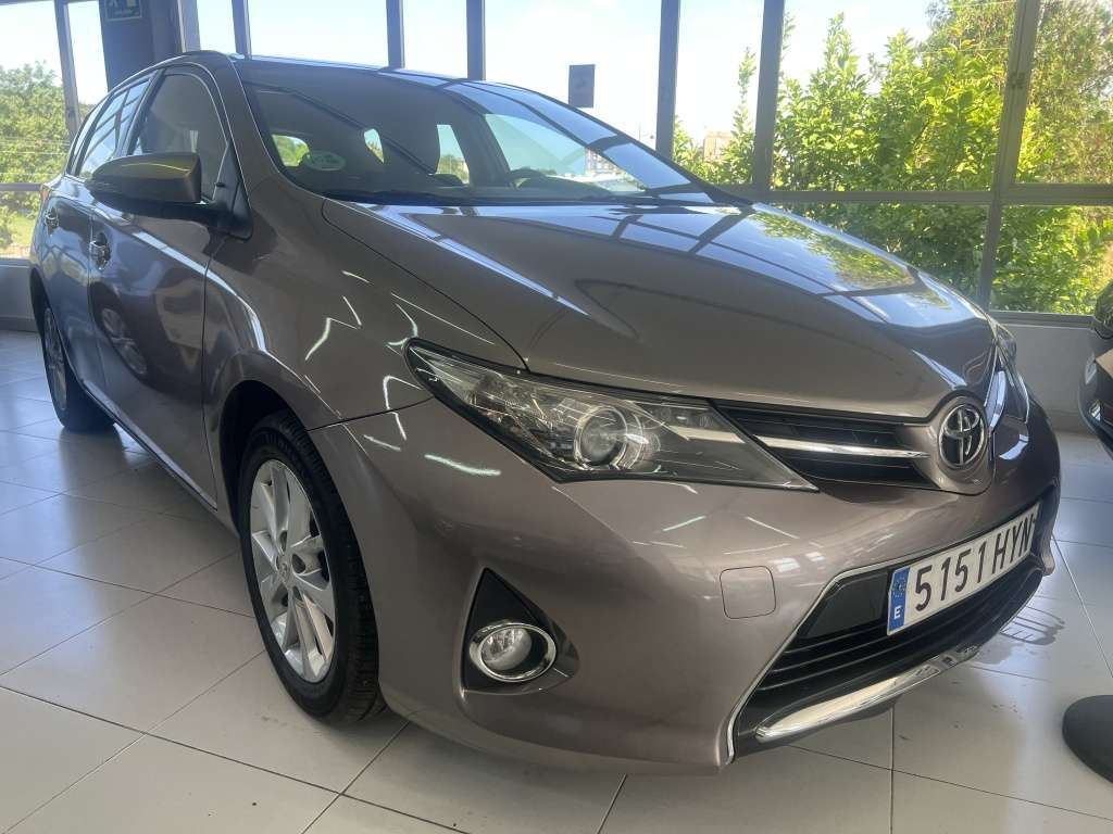Toyota Auris 130 Business - foto 1