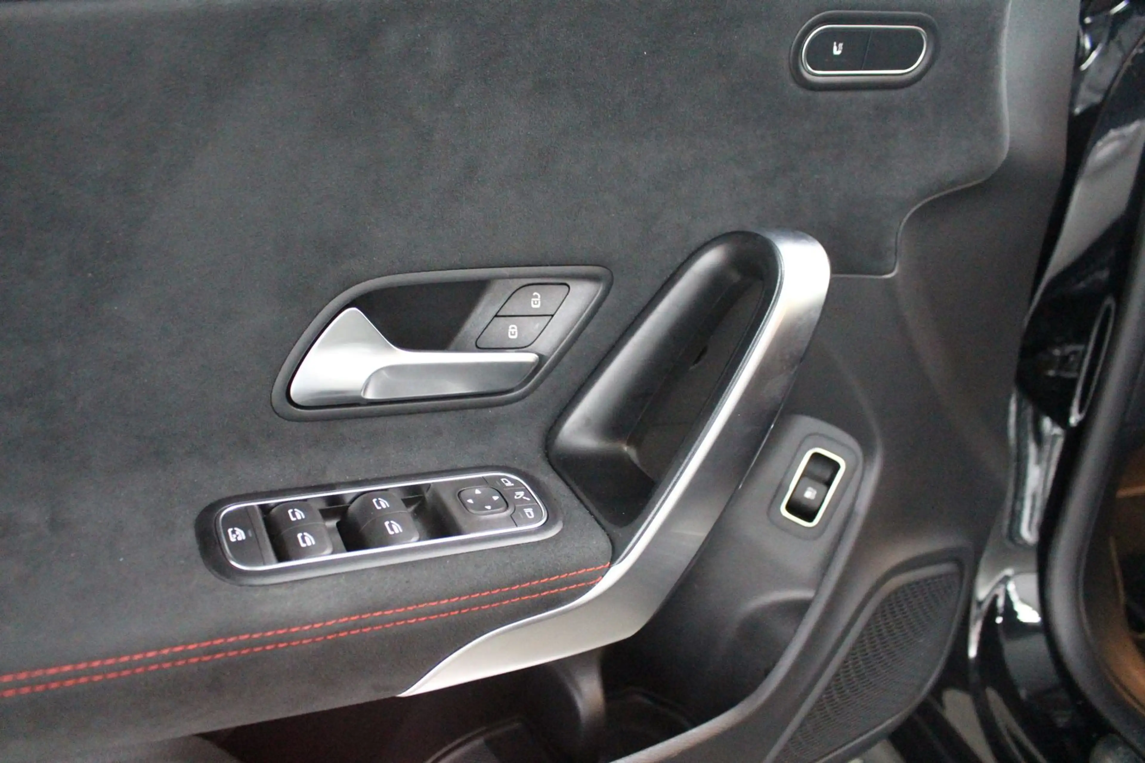 Mercedes-Benz CLA 250 CLA 250 e SB AMG AHK LED Ambiente — photo 8