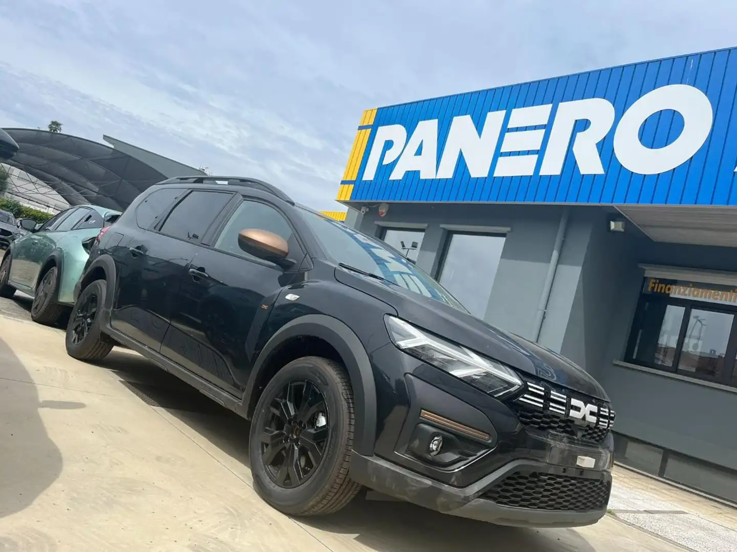 Dacia Jogger 1.0 TCe GPL 100 CV 7 posti Extreme Noir - 1