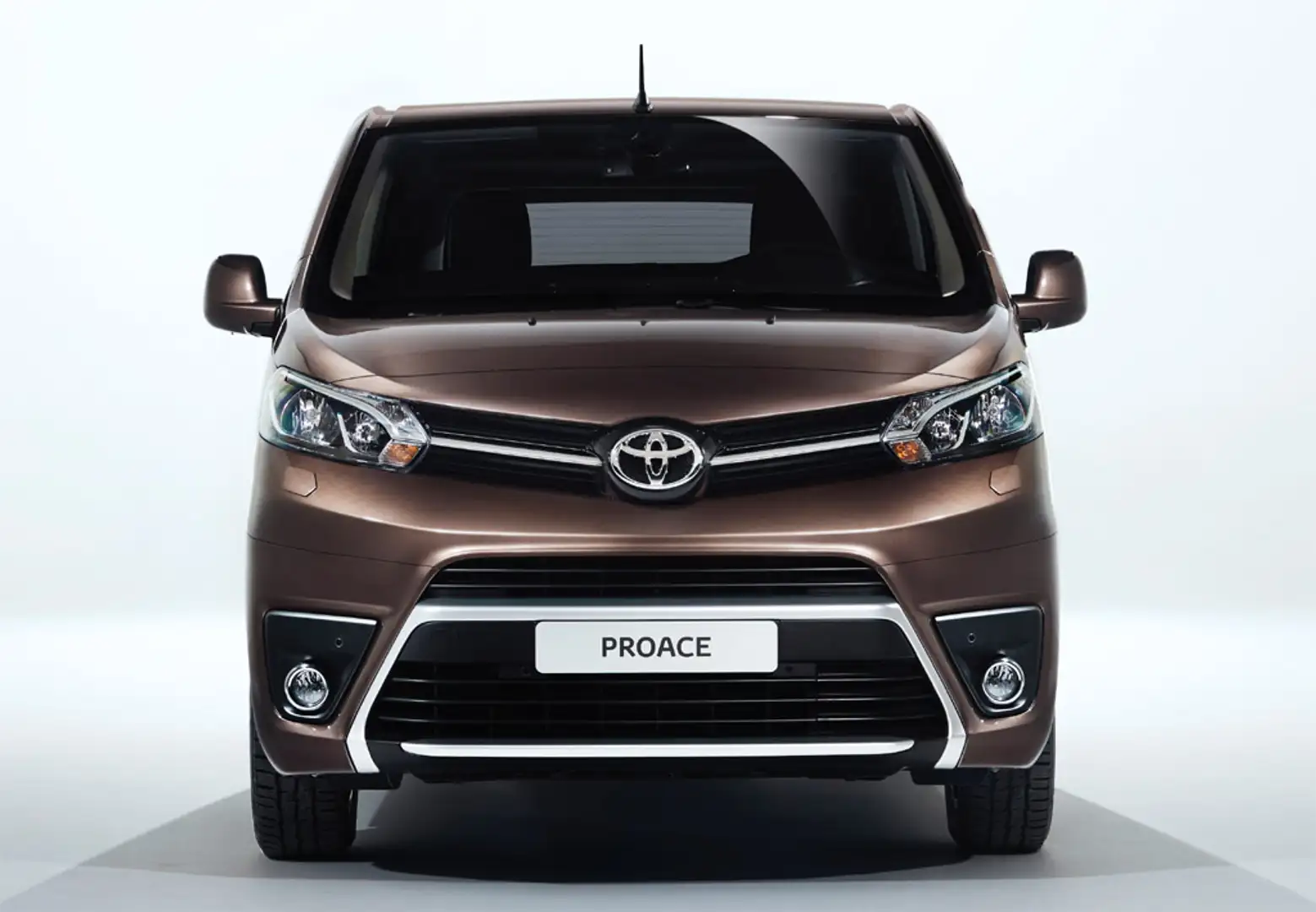 Toyota Proace Family L2 2.0D 8pl. Advance 180 Aut. Negro - 2