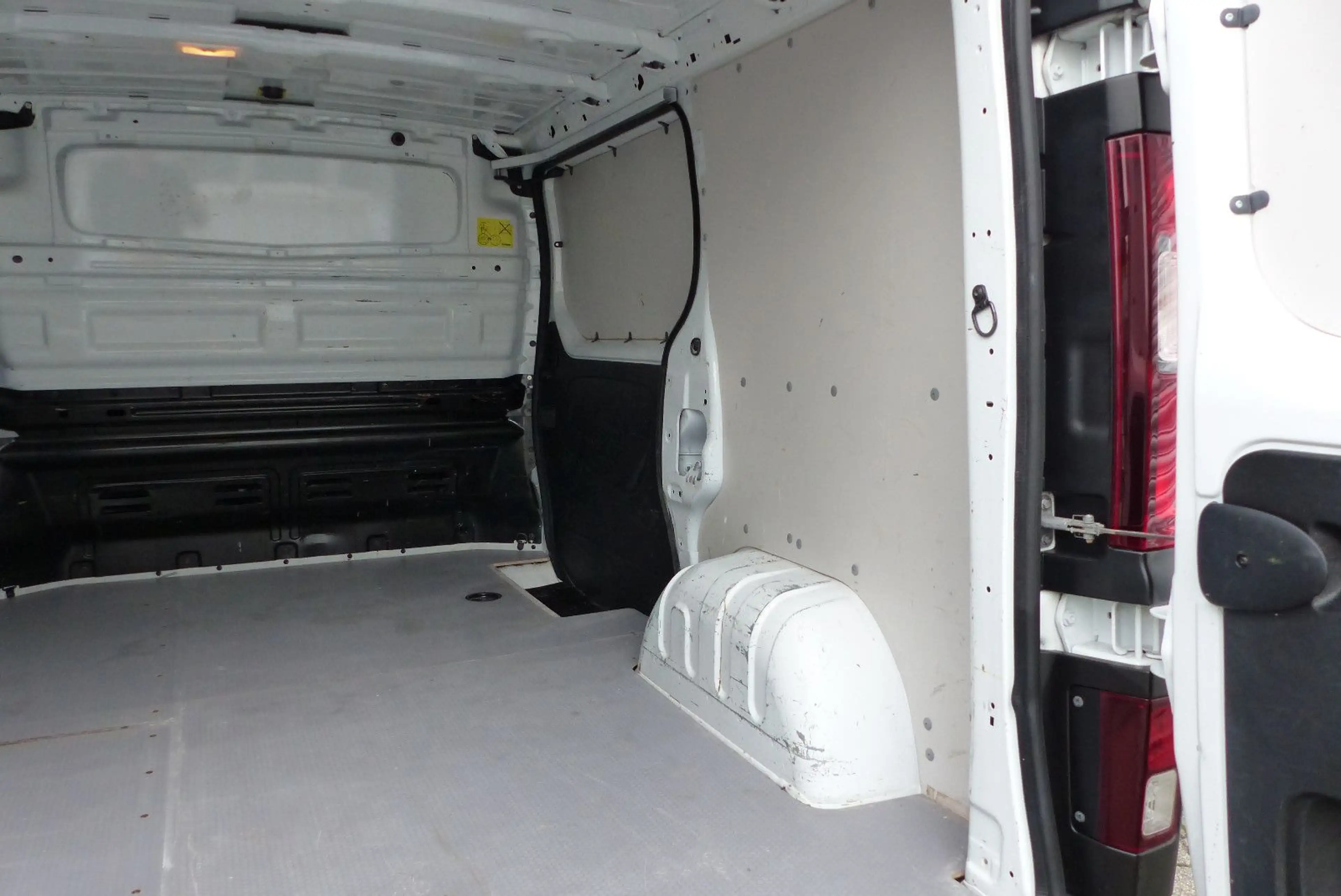 Opel Vivaro B 2,9t, Klima, Tempomat, PDC, Navi — photo 13