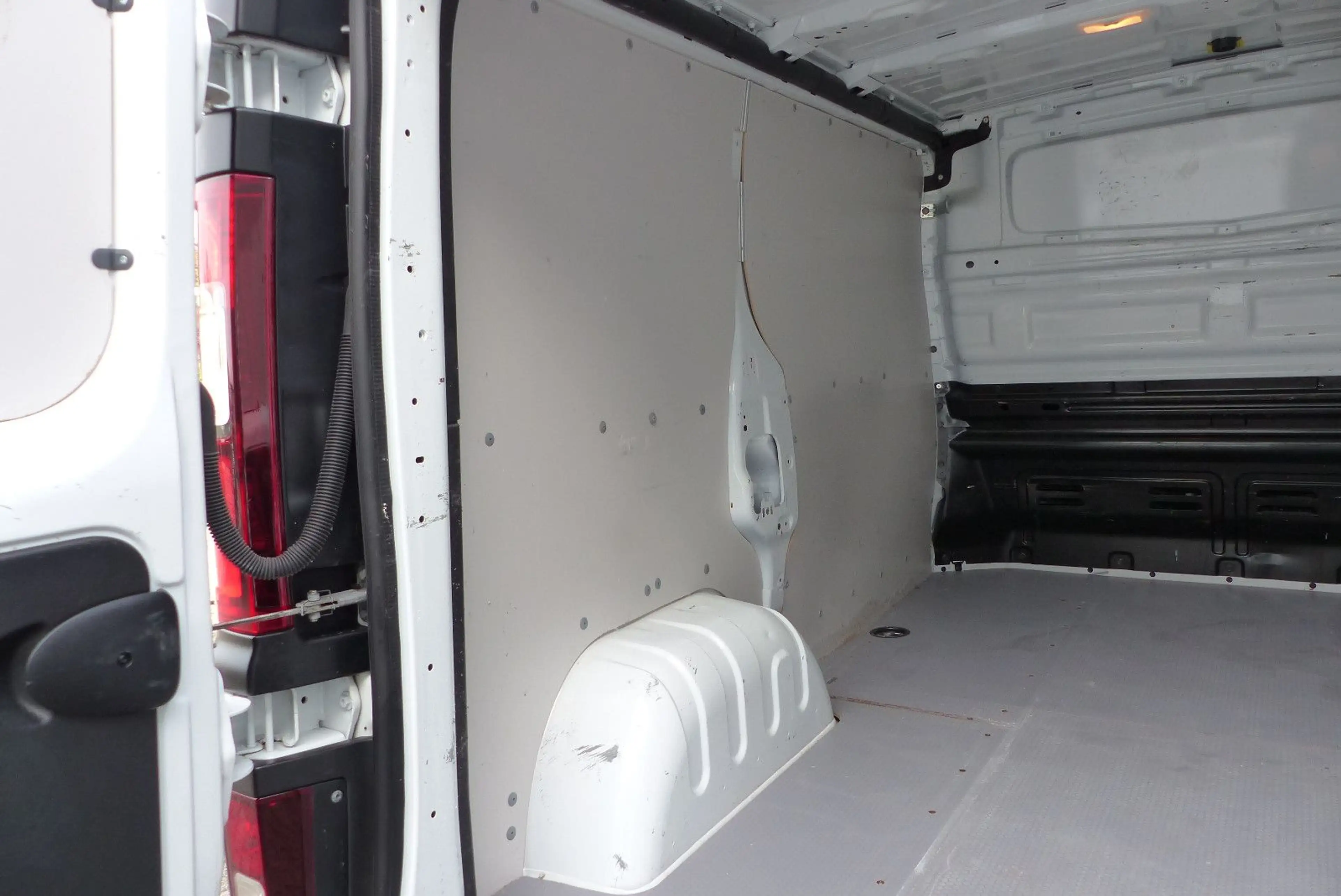 Opel Vivaro B 2,9t, Klima, Tempomat, PDC, Navi — photo 12