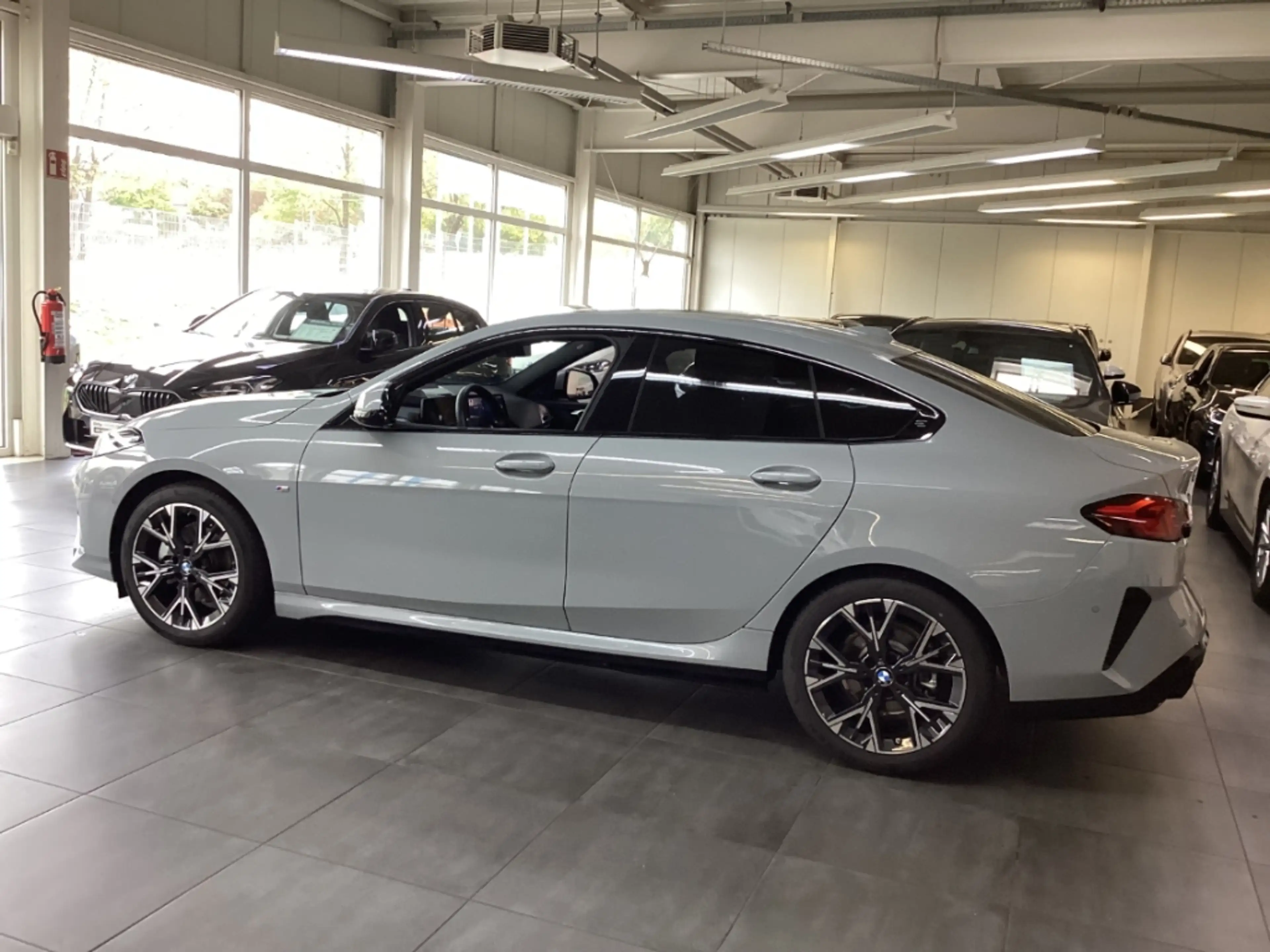 BMW 220 Gran Coupe i M Sport 18'' IconGlow AHK HUD Memory — photo 2