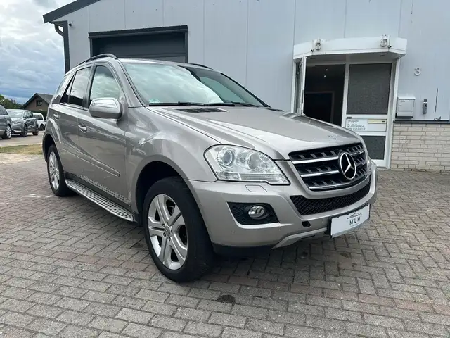 Mercedes-Benz ML 320 CDI 4-Matic Leder Navi AHK SBD Xenon PDC