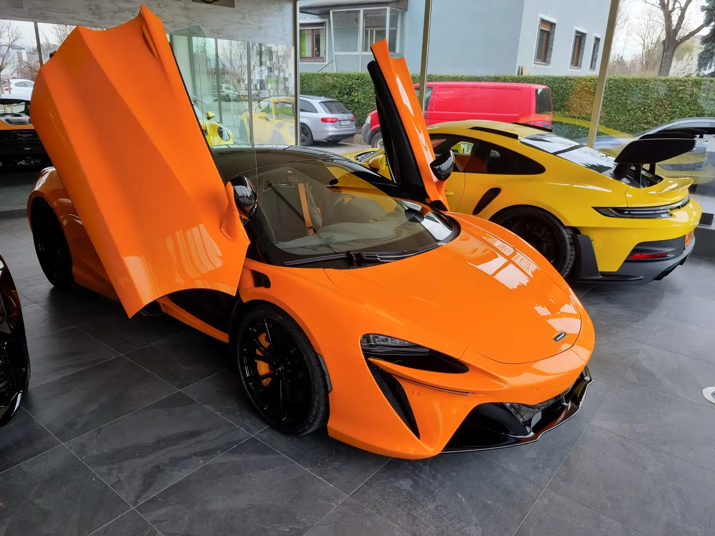 McLaren Artura Performance Black Paket Lift Sport Auspuff Clubsp. Orange - 1