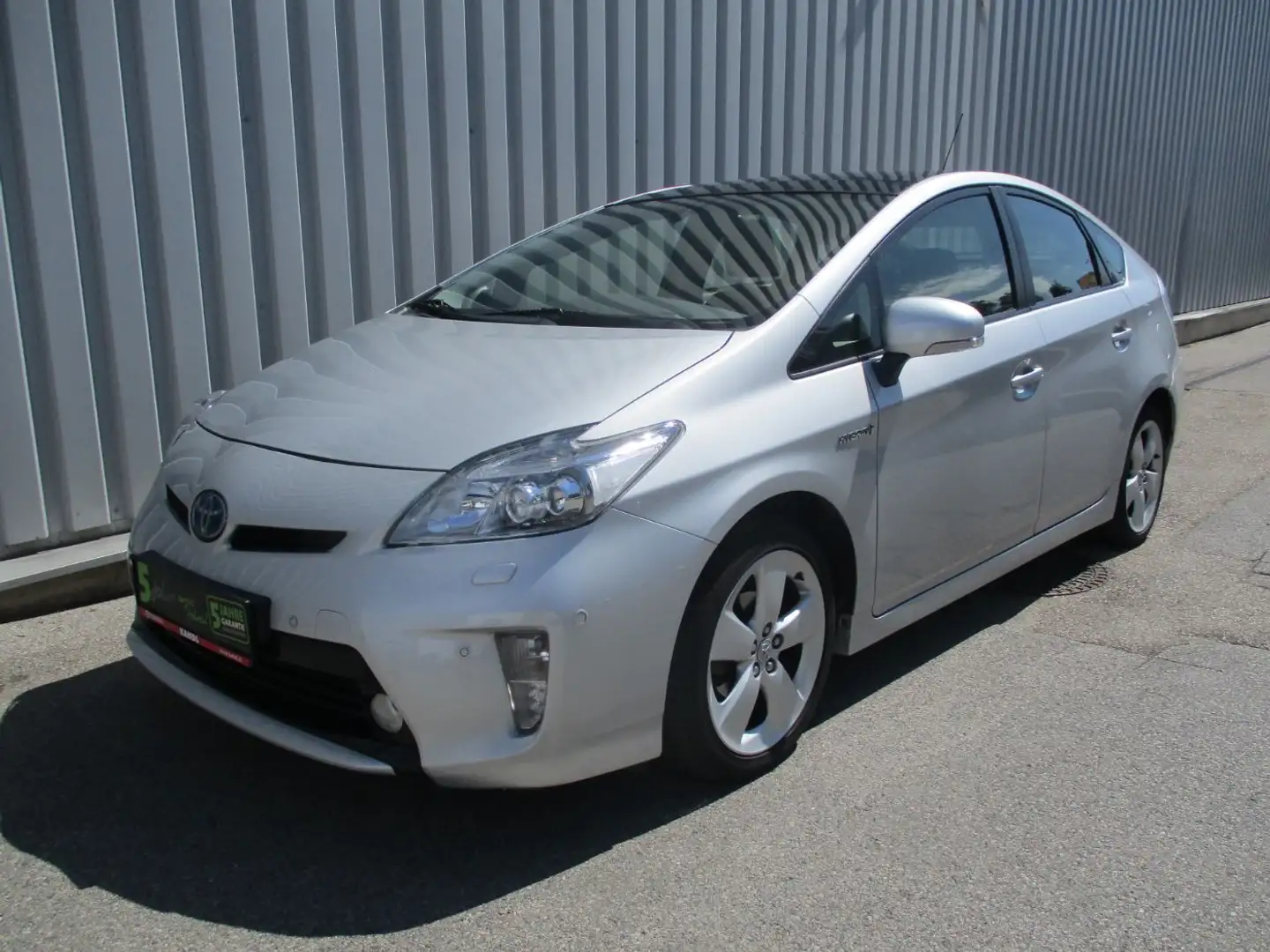 Toyota Prius 1.8 Premium LED+SD+SHZ+KlimaA+LM+Leder+HUD Grau - 2