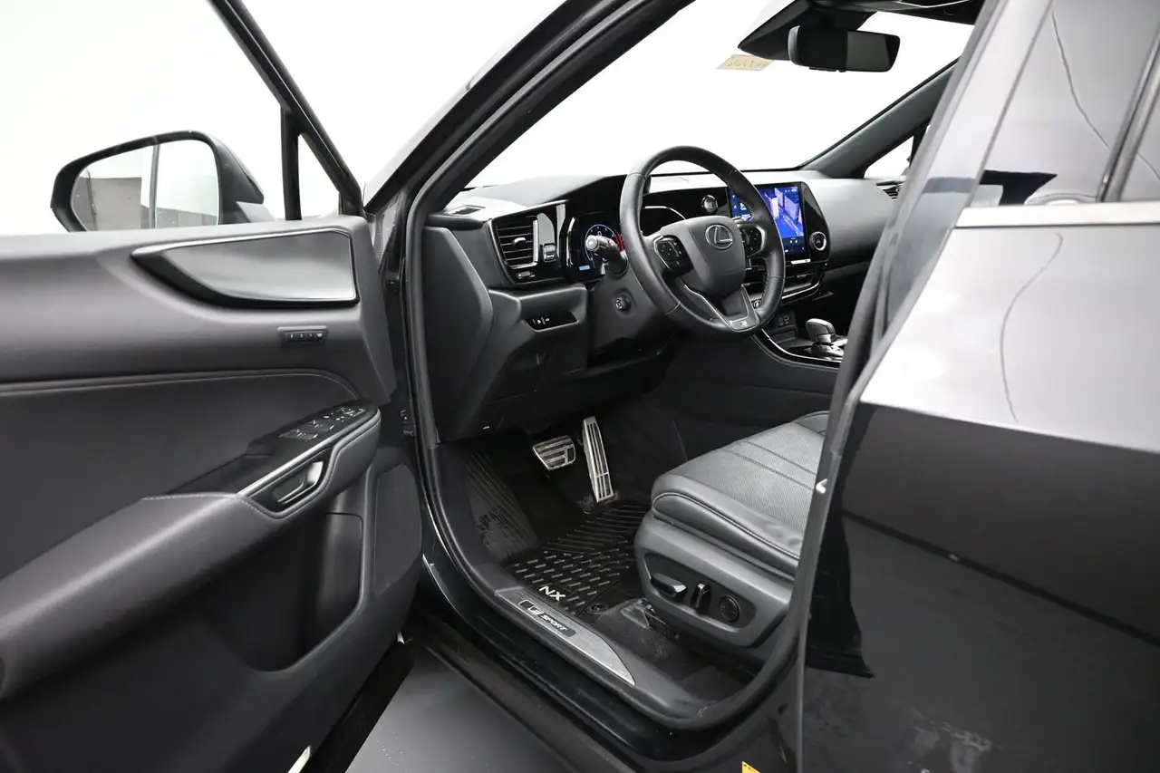 Lexus NX снимка Lexus NX
