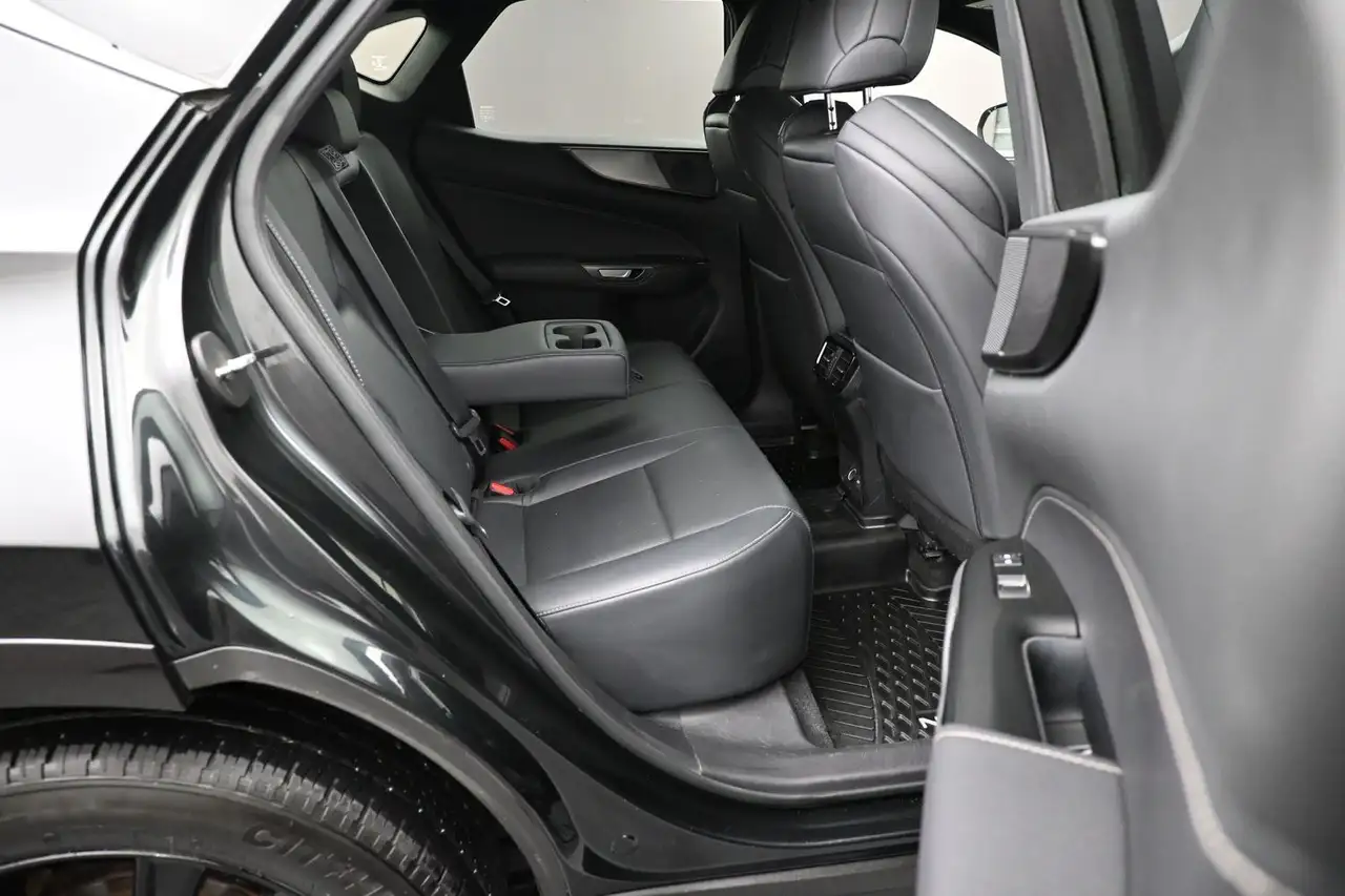 Lexus NX снимка Lexus NX