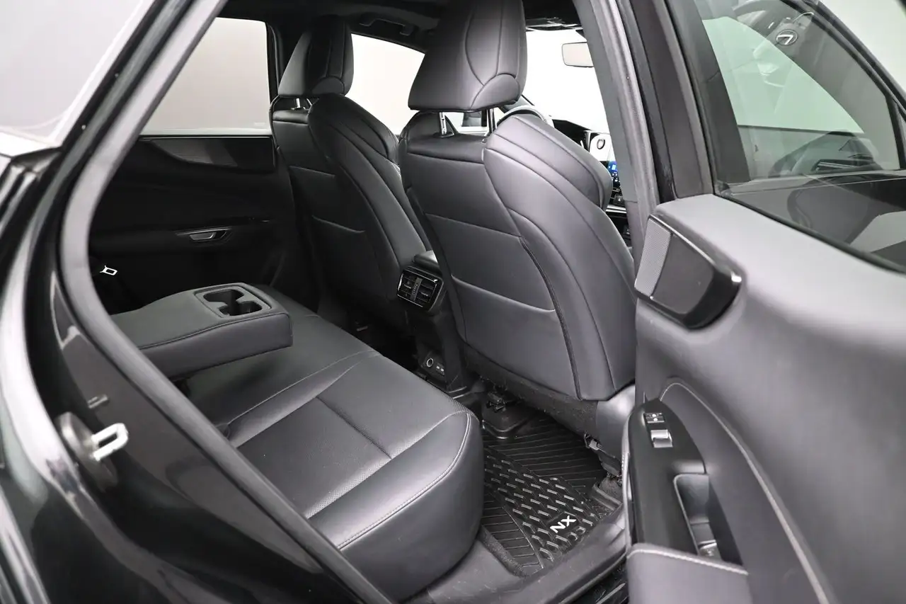 Lexus NX снимка Lexus NX
