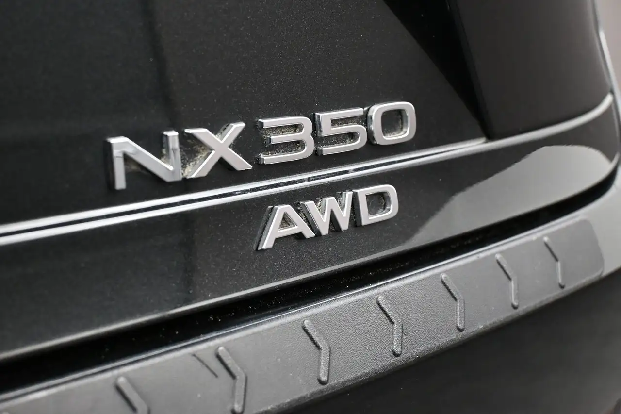 Lexus NX снимка Lexus NX