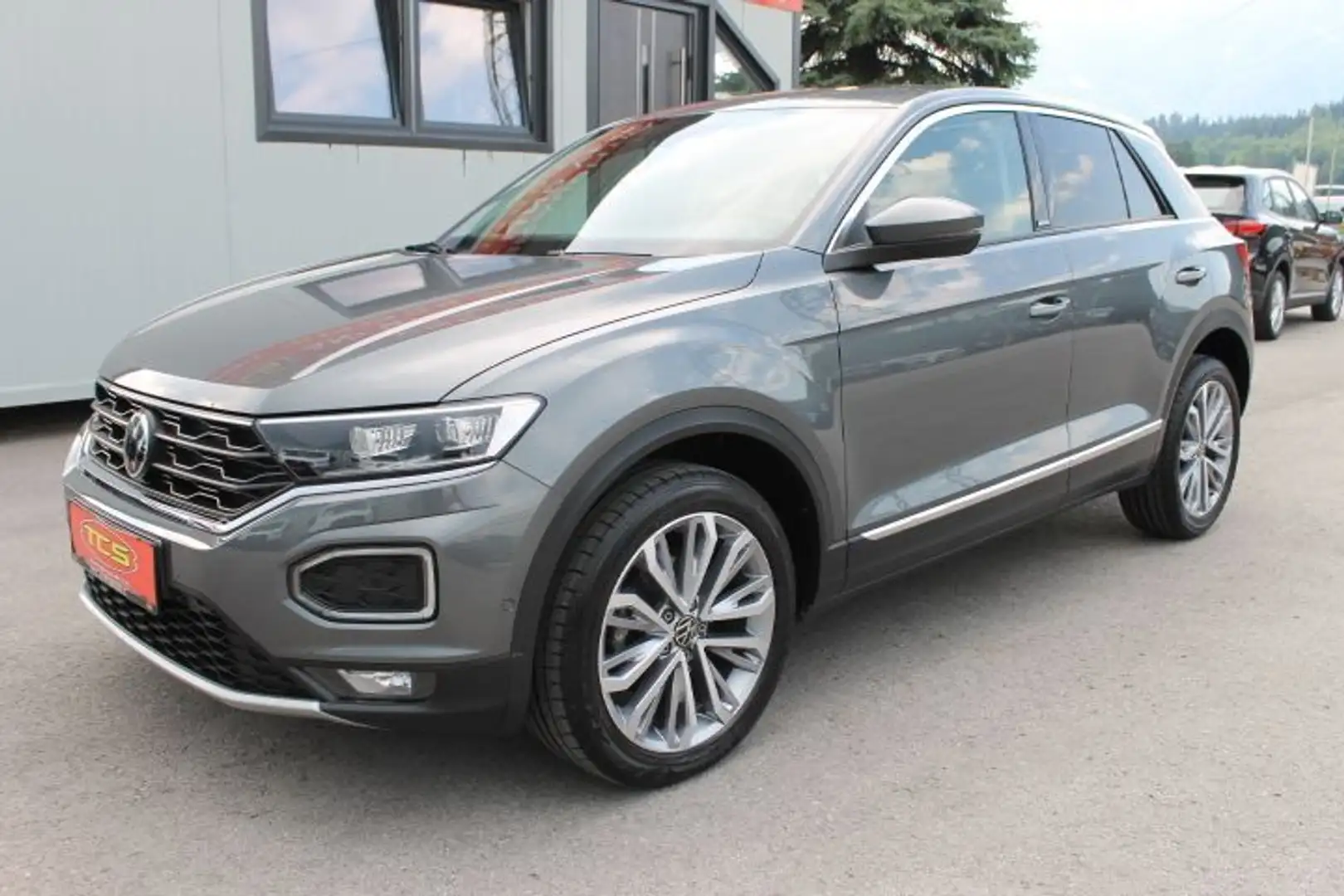 Volkswagen T-Roc 2,0 TDI SCR Design Grau - 1