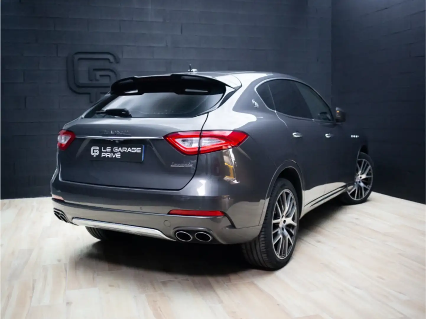 Maserati Levante 3.0 V6 275CH GRANLUSSO B\u0026W JA 21 SIEGES VENTILES 360 Grau - 2