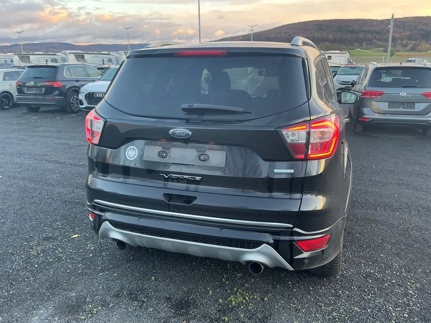 Ford Kuga 1.5 EcoBoost Vignale 4x4*AHK*Kamera*Navi Schwarz - 2