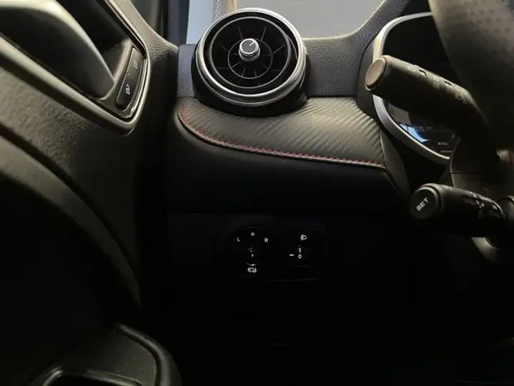 MG ZS 2023, foto 43