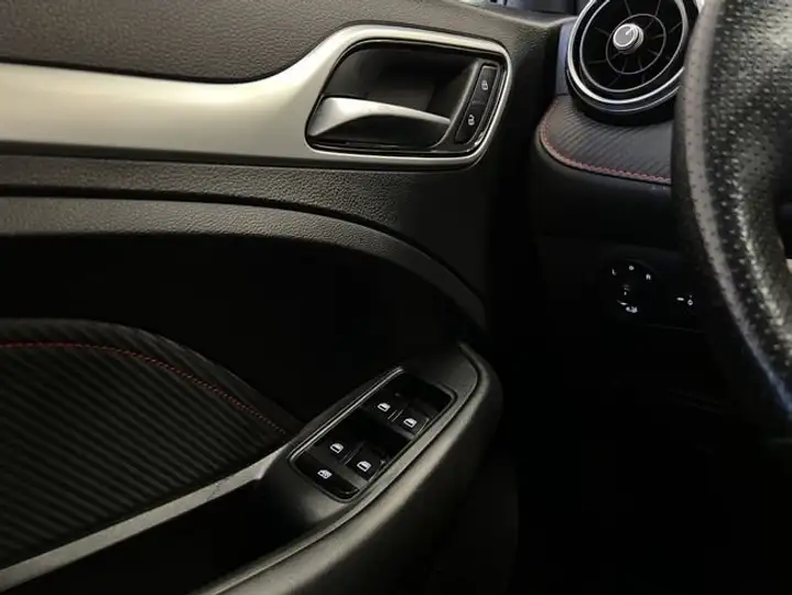 MG ZS 2023, foto 42