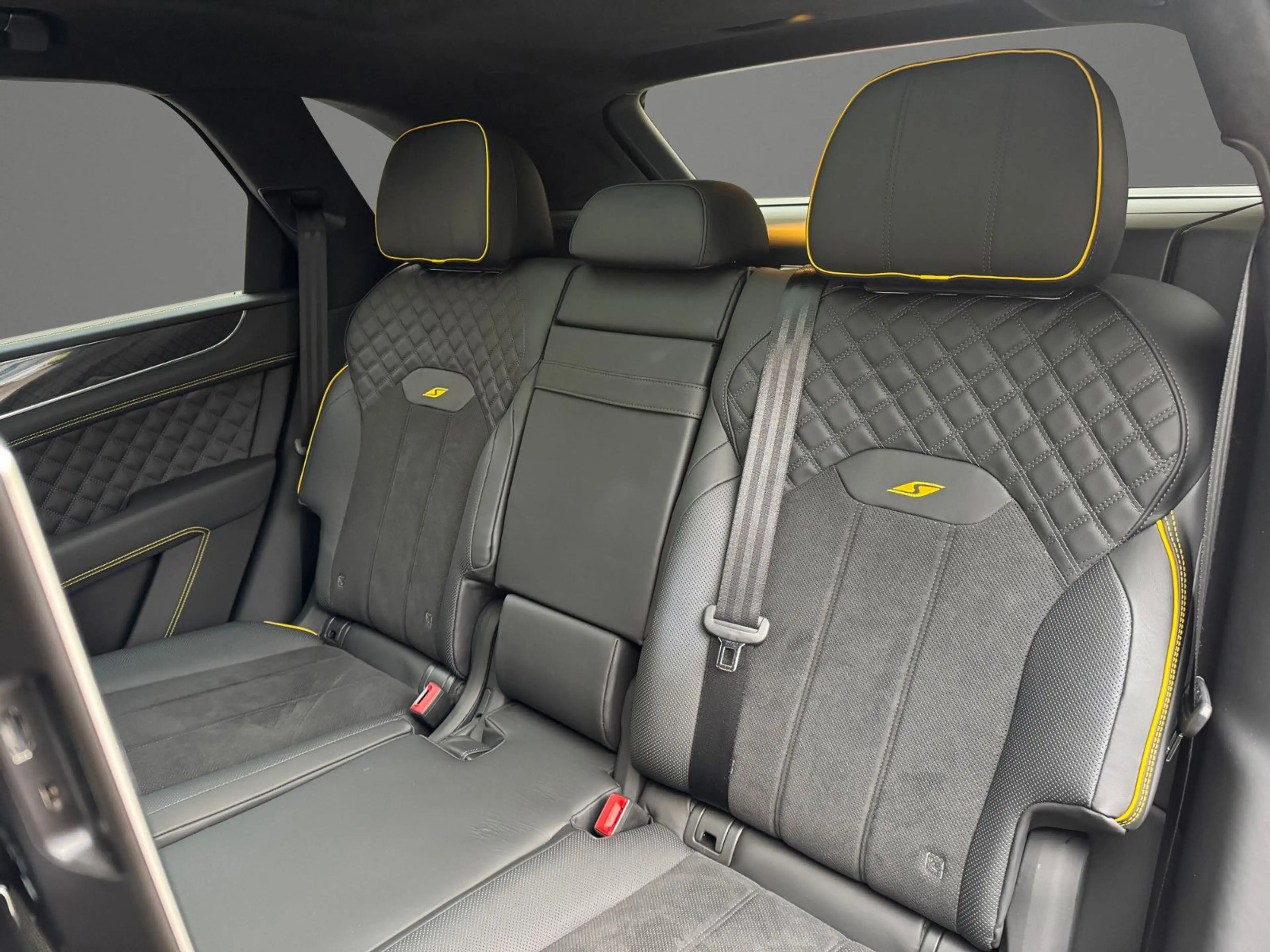 Bentley Bentayga S V8 BLACK EDITION Racing Green SATIN — photo 15