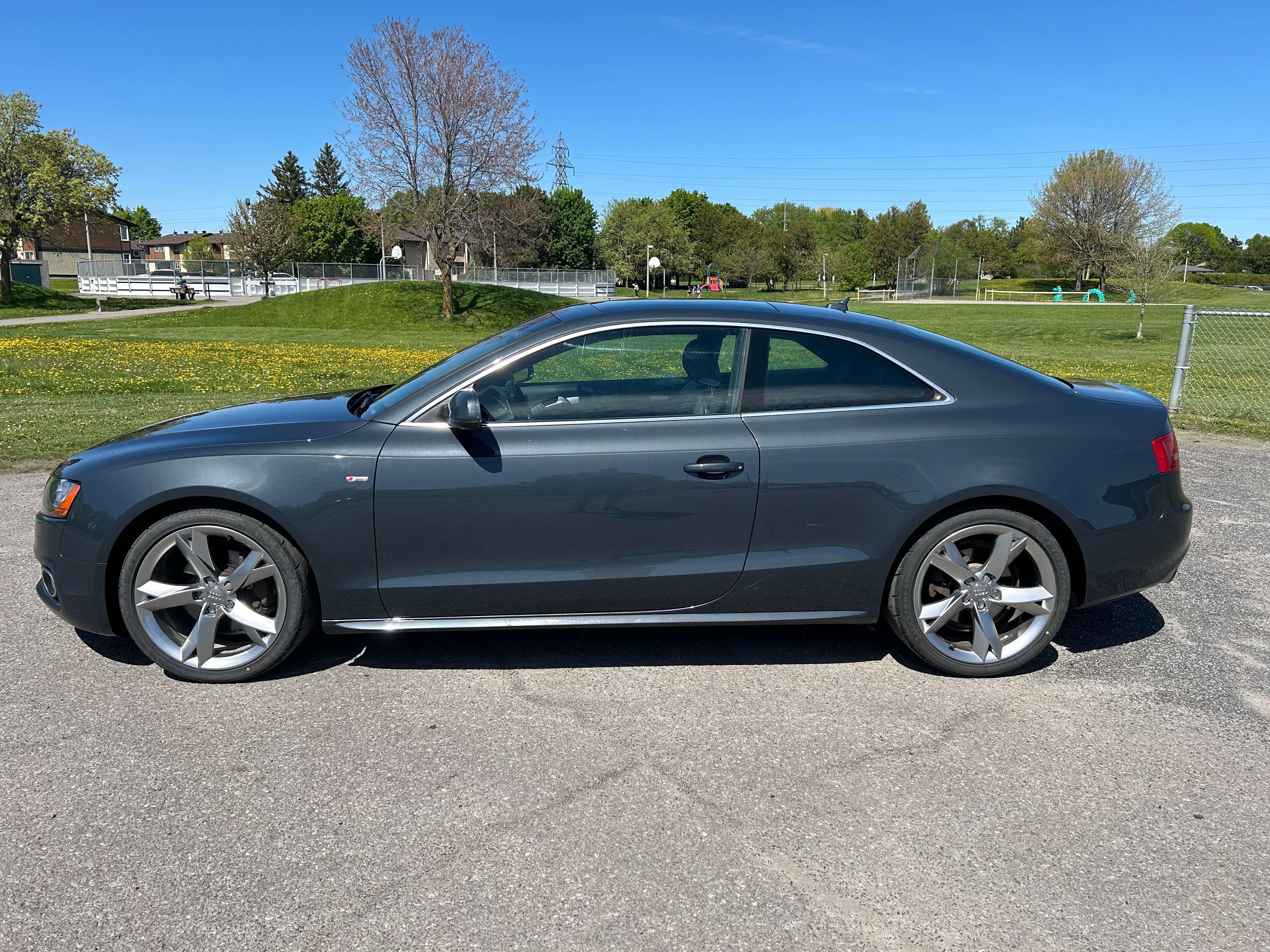 2011 Audi A5 Premium alt 2