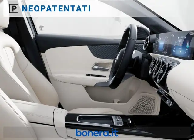 Mercedes-Benz A view 7