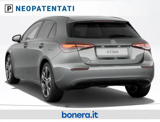 Mercedes-Benz A view 4