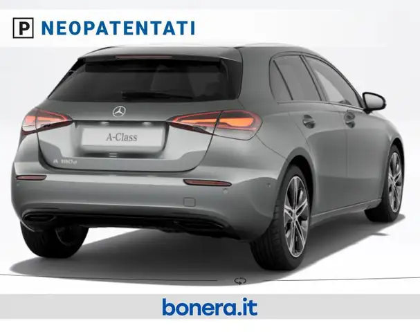 Mercedes-Benz A view 3