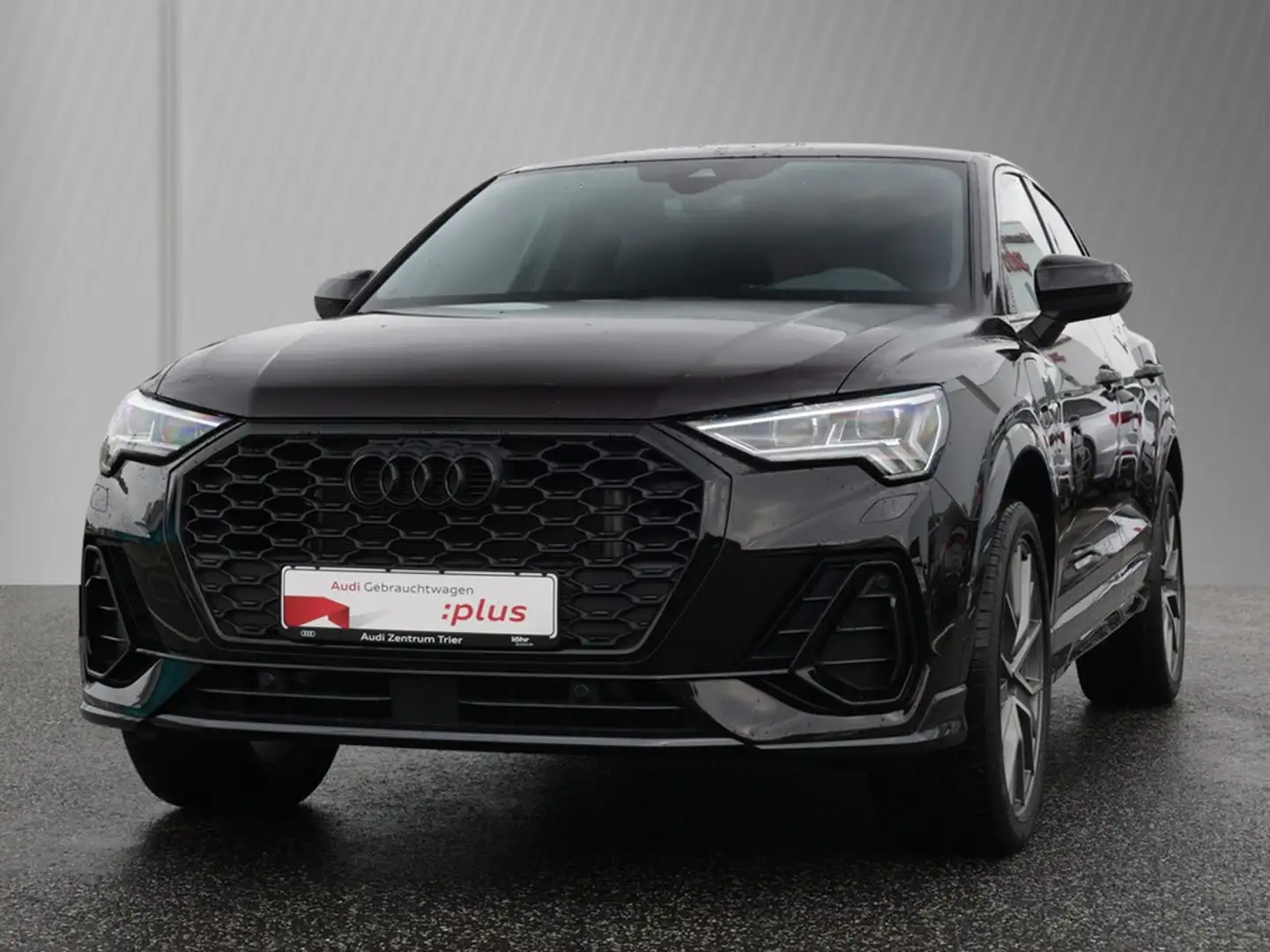Audi Q3 Sportback 45 TFSI e S line S tronic Negro - 2