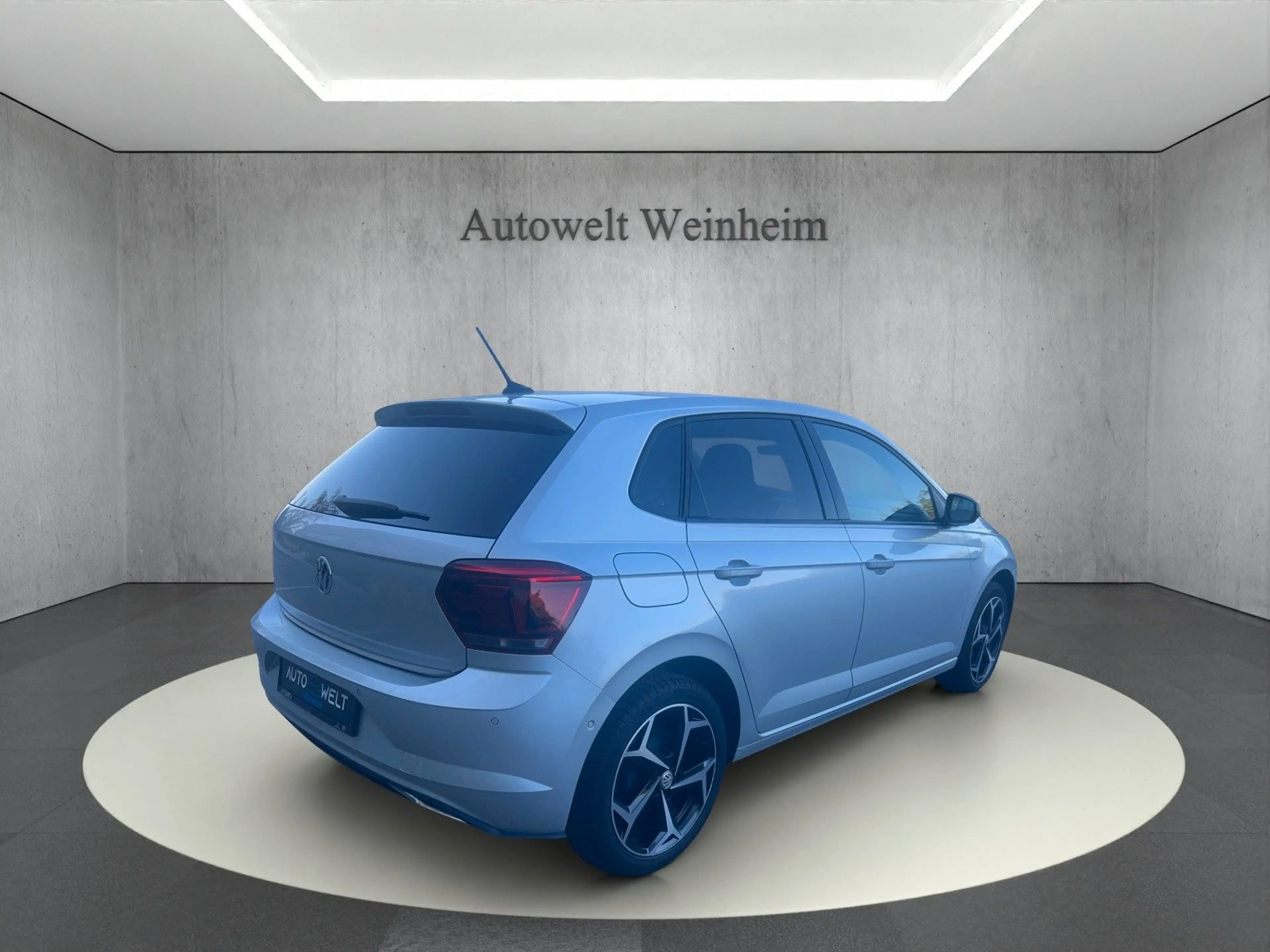 Volkswagen Polo POLO°HIGHLINE°AUT°RENTNR°51TKM°NAV°KAM°ACC°KEYLS — photo 4