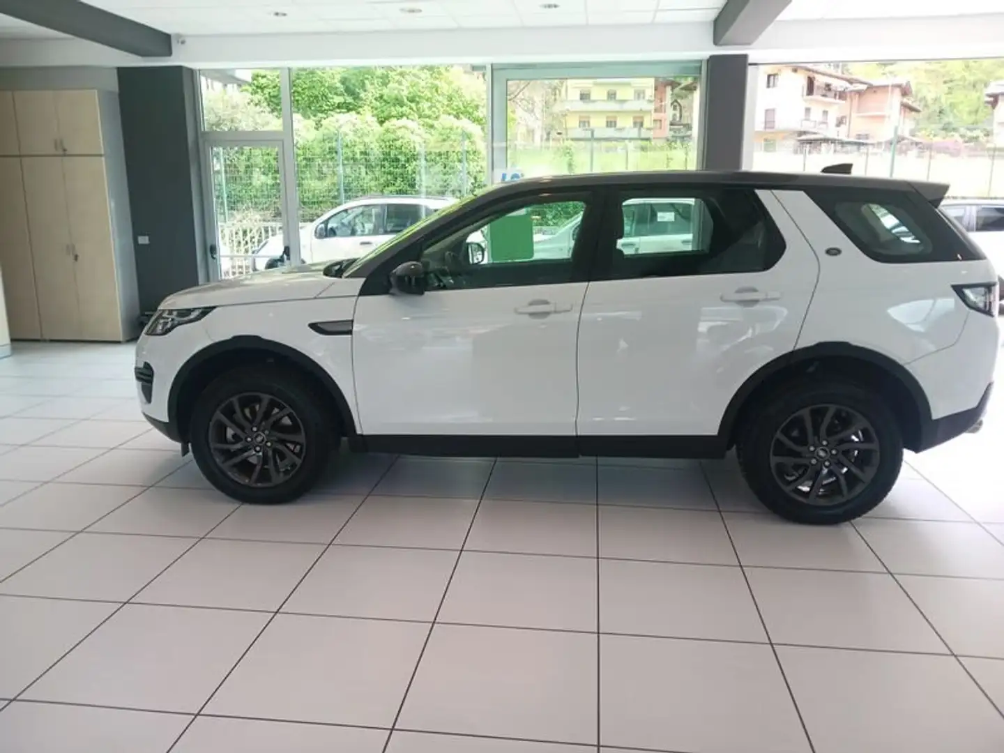 Land Rover Discovery Sport 2.0 TD4 150 CV Pure White - 2