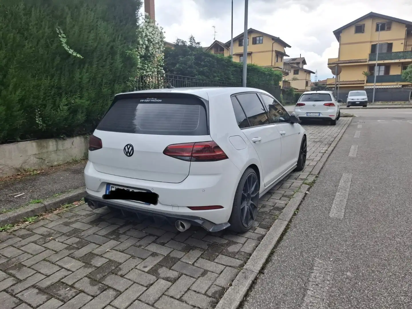 Volkswagen Golf GTI R LINE Bílá - 1